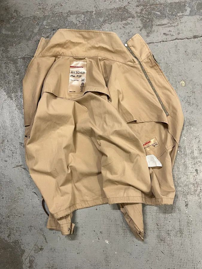 Prada 2000 Prada Asymmetrical Zip Contemporary Beige Jacket Size US L / EU 52-54 / 3 - 11 Thumbnail