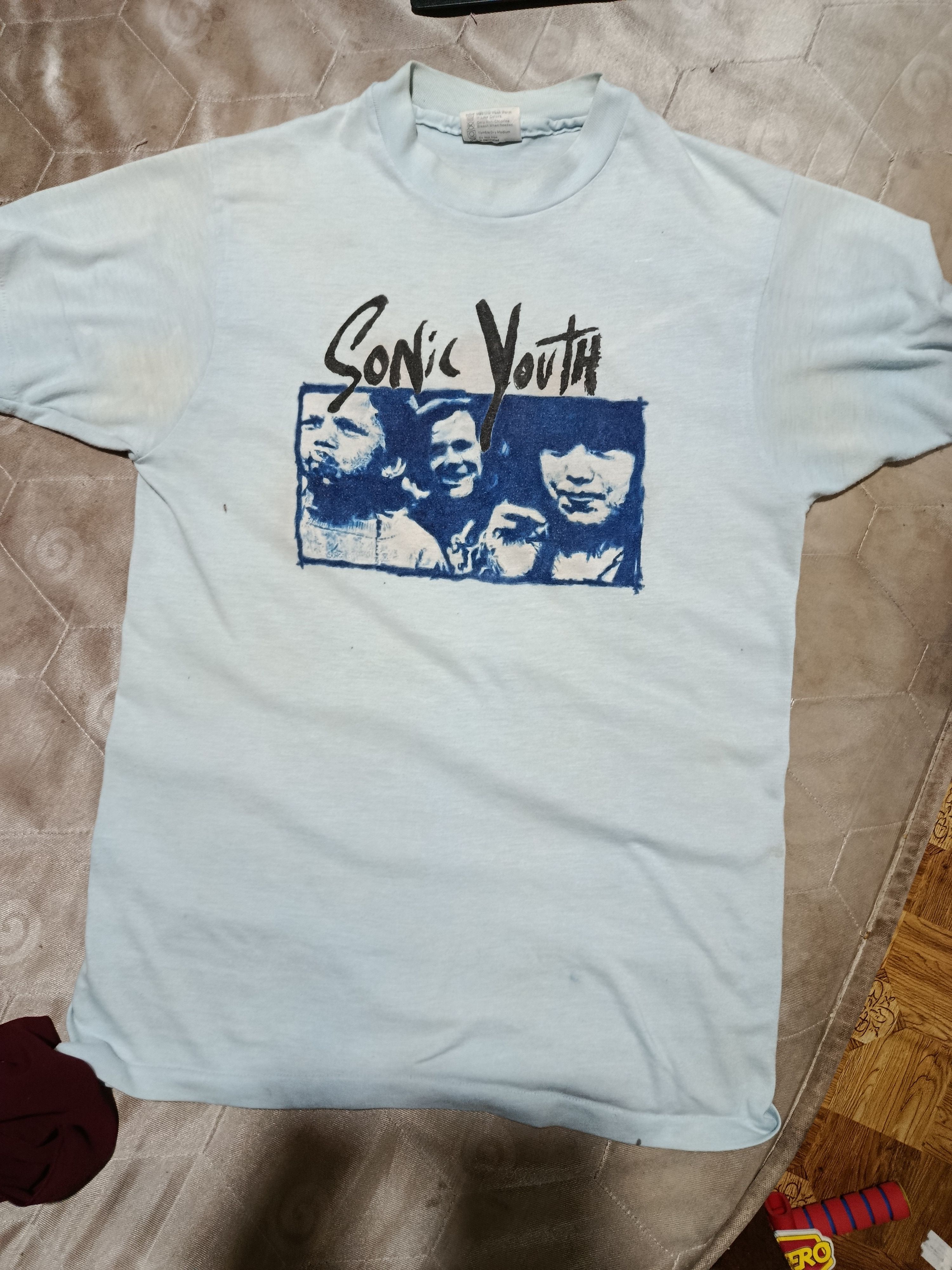 Hanes vintage band tshirt Size US M / EU 48-50 / 2 - 1 Thumbnail