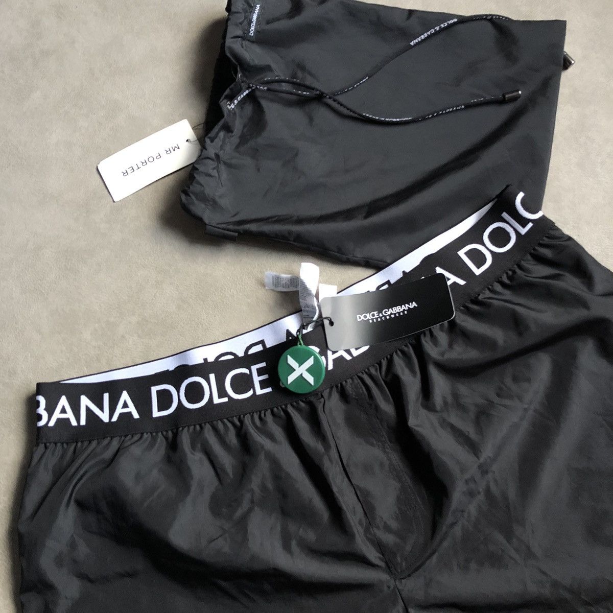 Dolce & Gabbana DOLCE & GABBANA LOGO SWIM SHORTS Size US 36 / EU 52 - 7 Thumbnail