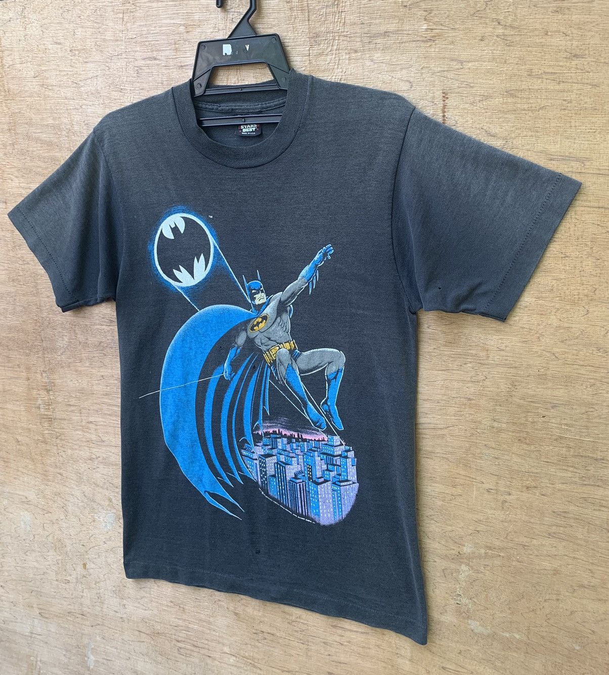 DC Comics Rare Distressed Vintage 80s Batman Superheroes DC Comic Tee Size US M / EU 48-50 / 2 - 4 Thumbnail
