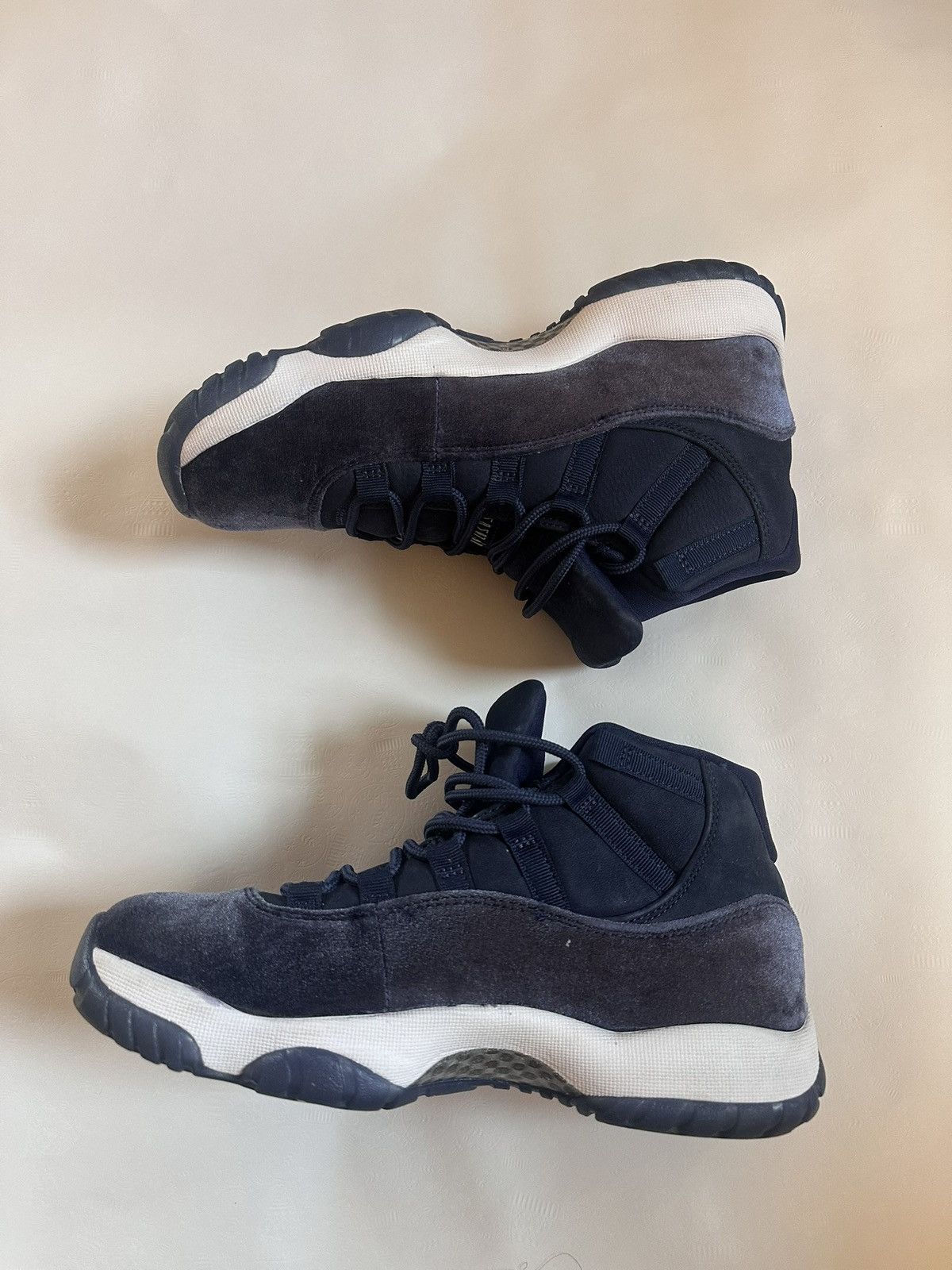 Jordan Brand Women’s Midnight Navy Jordan 11s Size US 8 / IT 38 - 3 Thumbnail