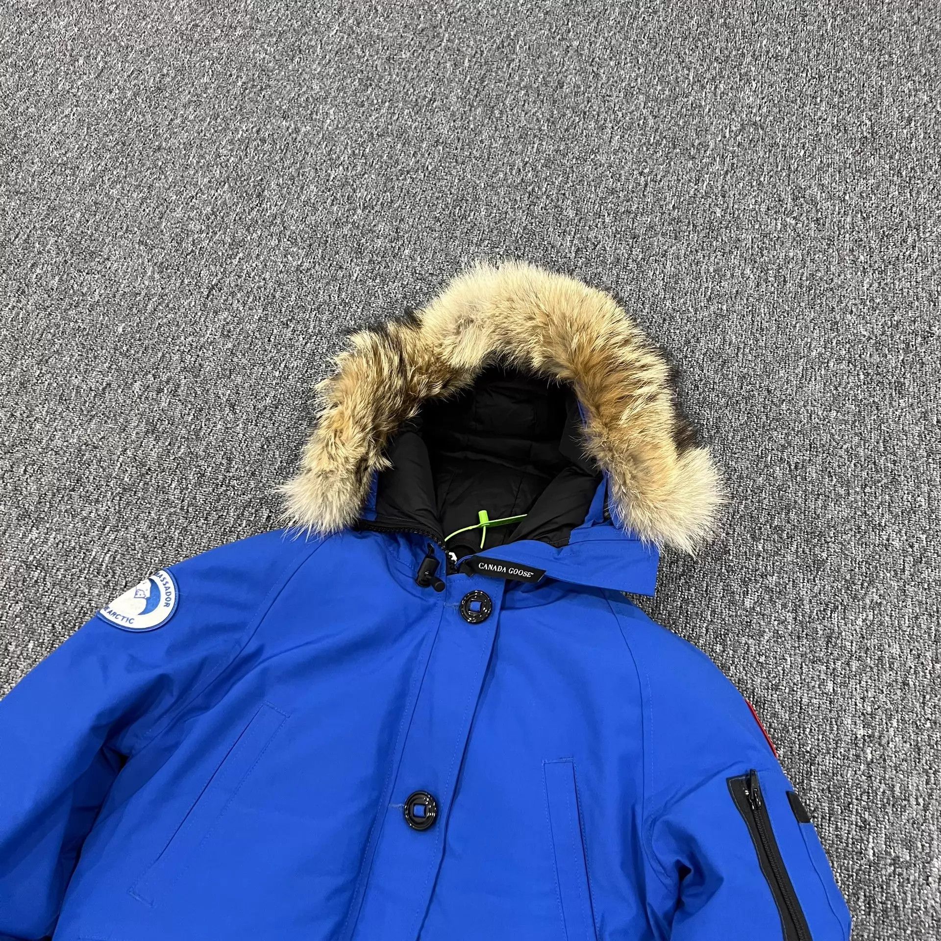 Canada Goose Canada Goose Charity Edition Pilot Down Jacket M 99% New Size US M / EU 48-50 / 2 - 3 Thumbnail