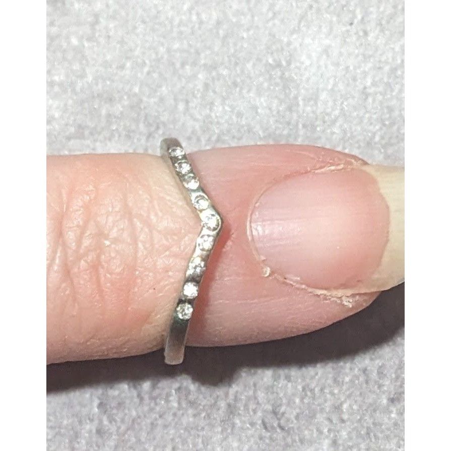 Other Minimalist Gemmed Chevron Silver Tone Ring Size 3 1/2 Size ONE SIZE - 11 Thumbnail