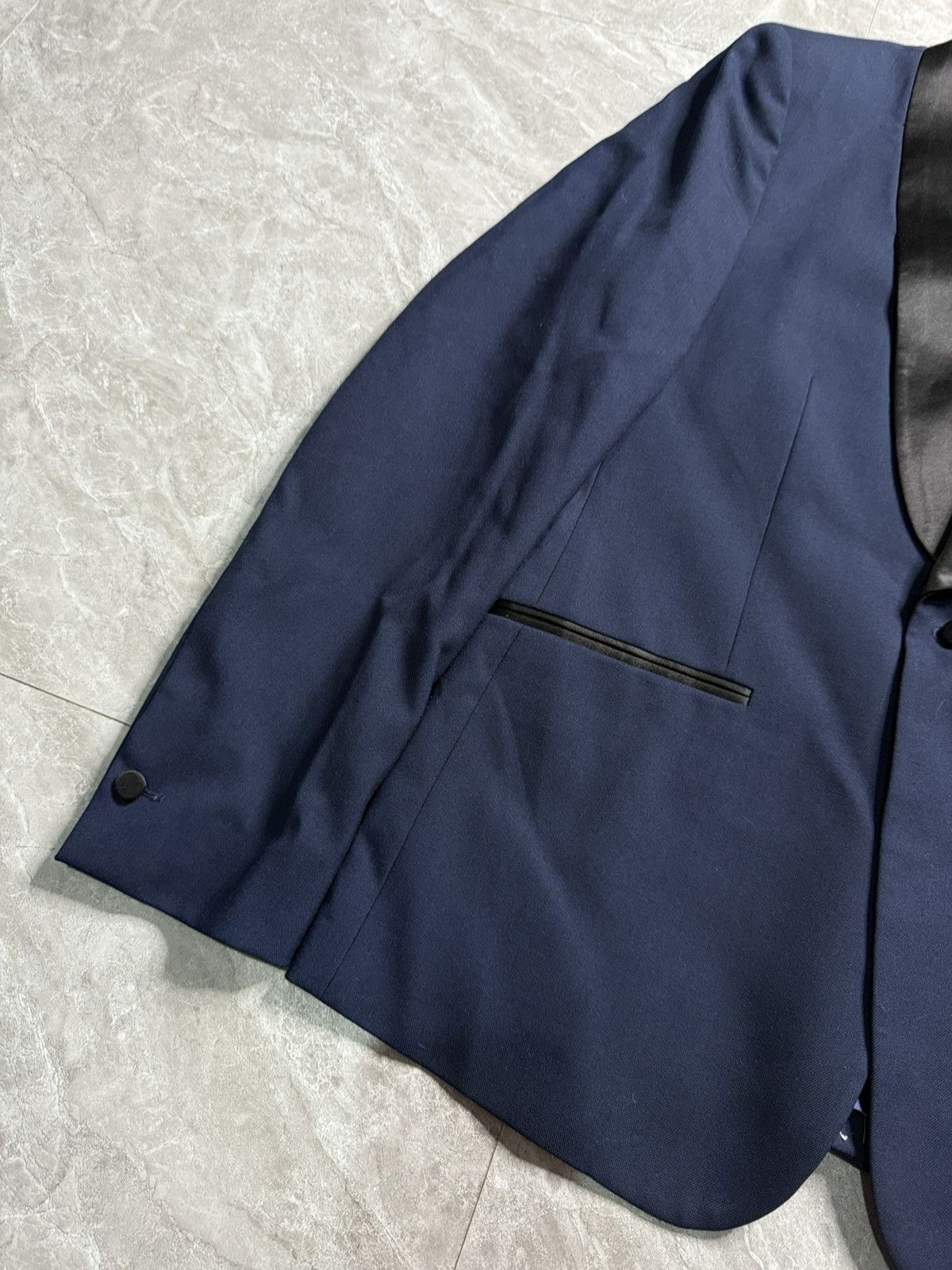 Alexander McQueen Alexander Mcqueen F/W 14 1B tuxedo Blazer Size US M / EU 48-50 / 2 - 3 Thumbnail