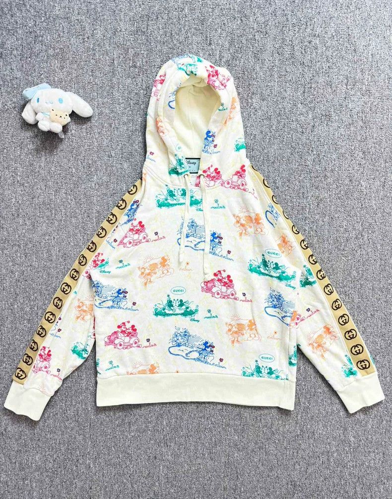GucciDisney co-branded Mickey string-labeled hooded sweatsh