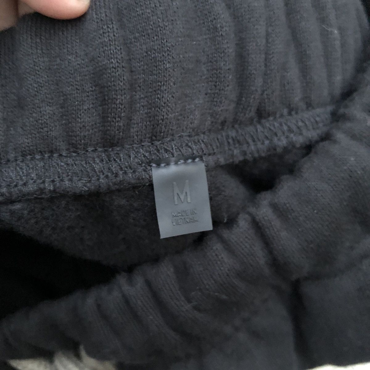 Essentials × Fear of God Essentials Fear of God Shorts Size US 34 / EU 50 - 5 Thumbnail