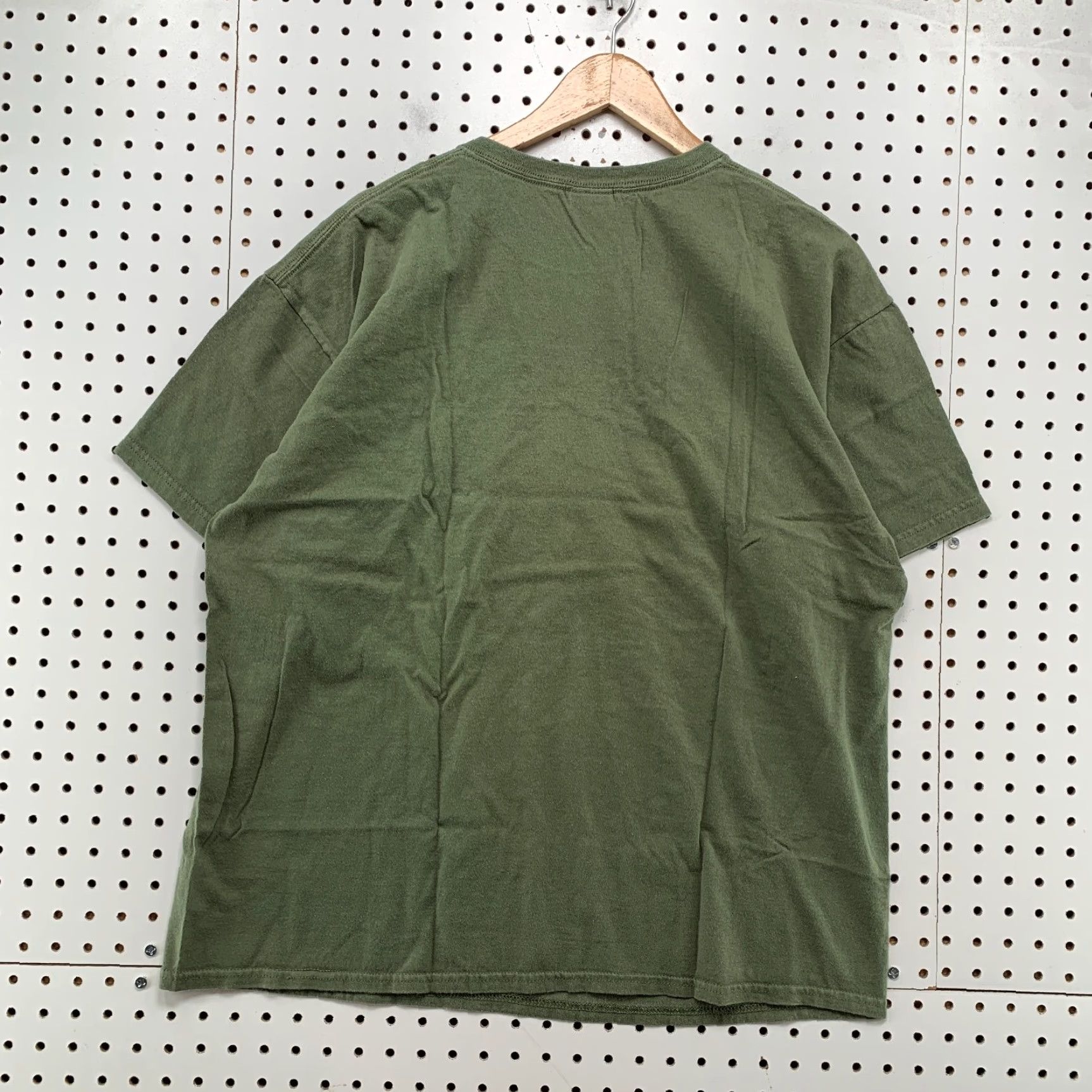 Gildan Family Guy Funny Shirt Mens XL Green Kayak Paddle Faster Cartoon Shirt Size US XL / EU 56 / 4 - 2 Thumbnail