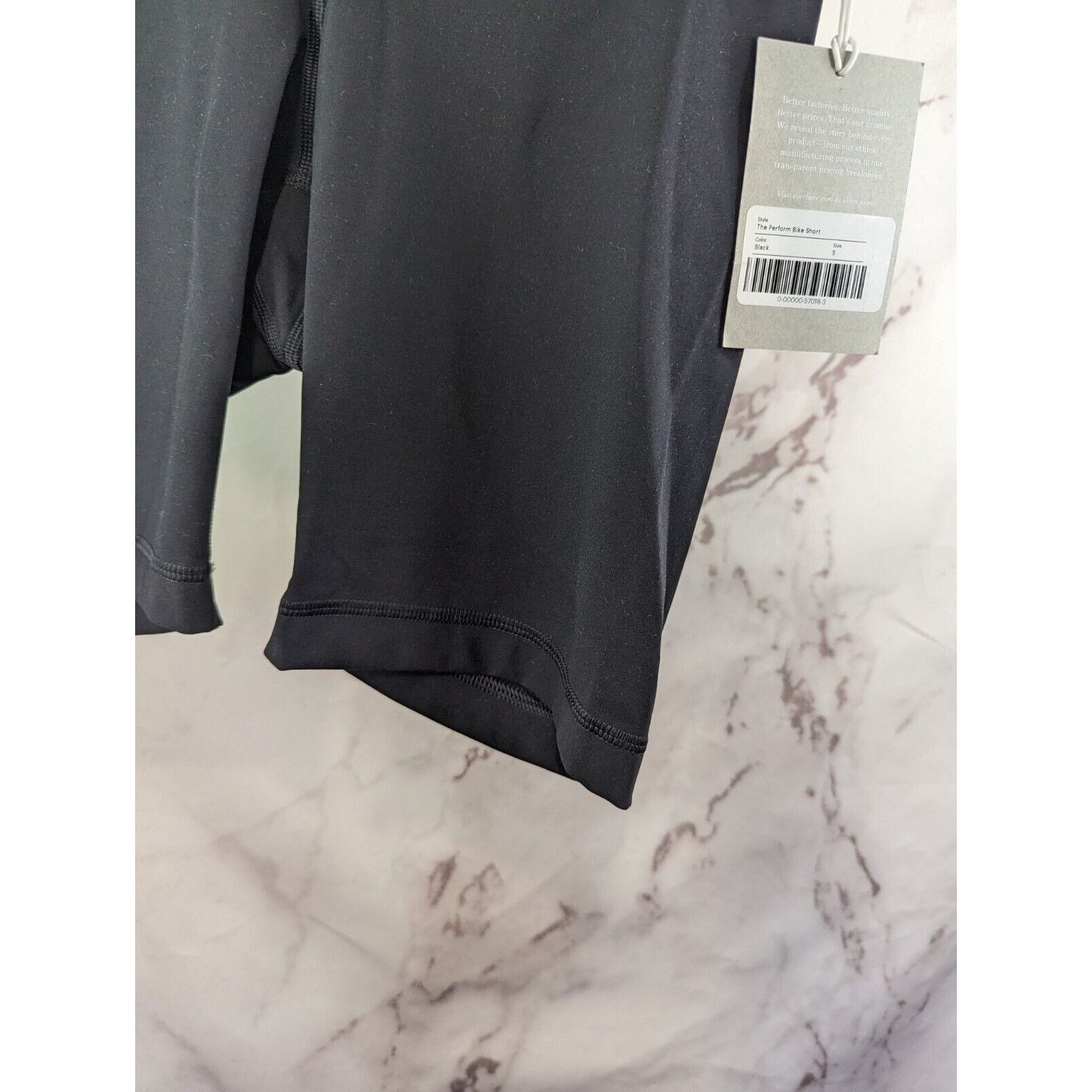 Everlane Everlane Shorts Women Medium Black Perform Bike High Rise Size 30" / US 8 / IT 44 - 4 Thumbnail