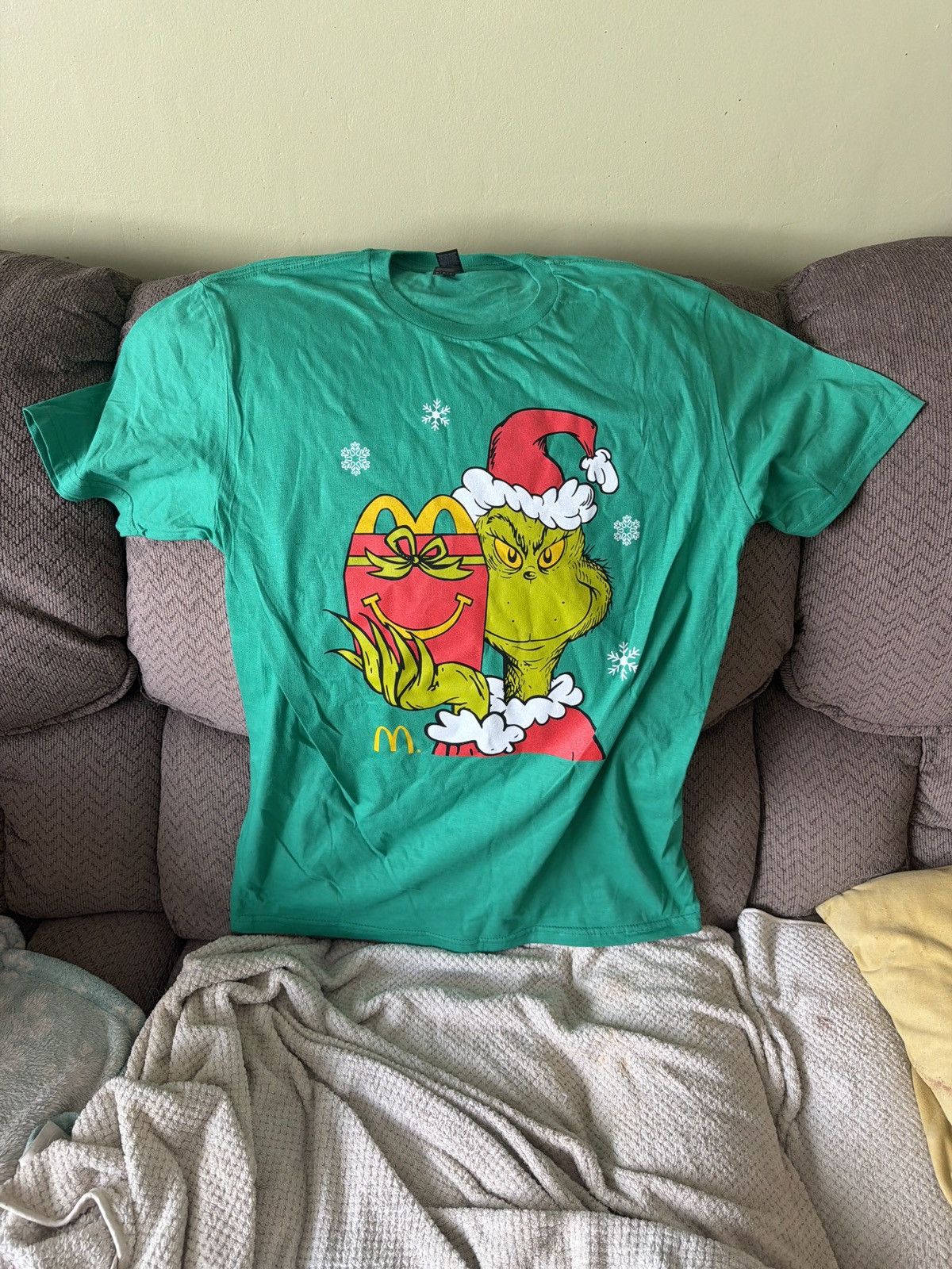 Gildan Gildan Softstyle McDonald’s Grinch Happy Meal Tee Size US M / EU 48-50 / 2 - 1 Thumbnail
