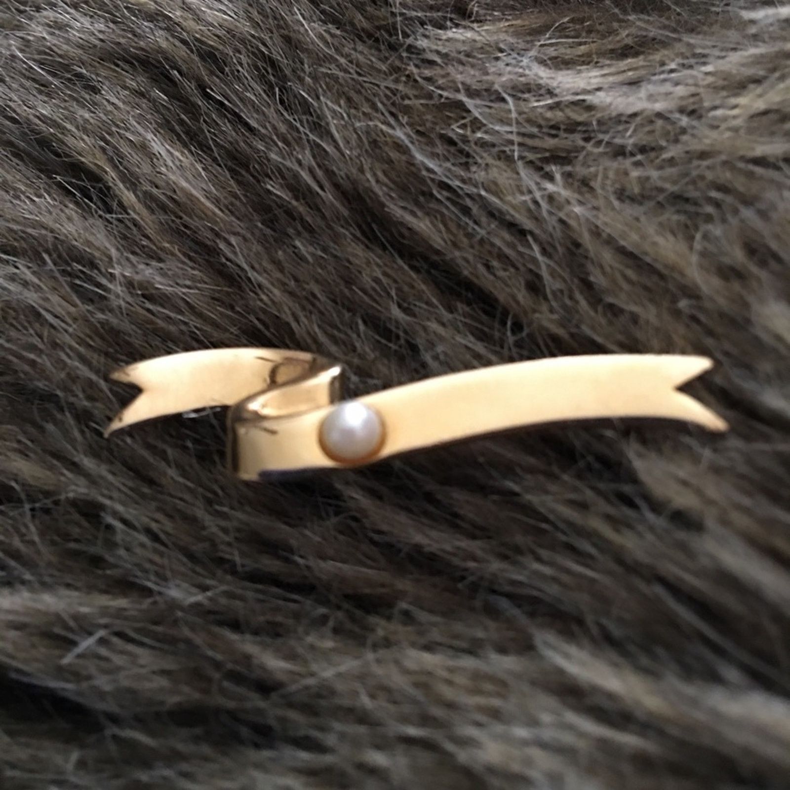 Vintage Vintage Avon 1984 gold tone pearl accent brooch Size ONE SIZE - 1 Thumbnail