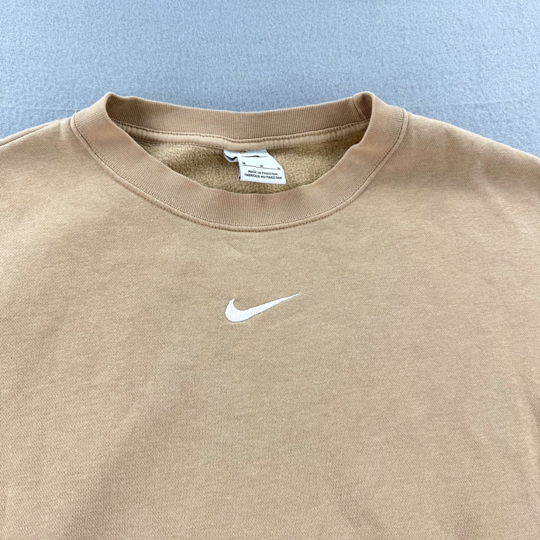 Nike Nike Sweatshirt Mens Medium Crewneck Pullover Swoosh Brown Tan Cotton Polyester Fleece Casual Athletic Size US M / EU 48-50 / 2 - 3 Thumbnail