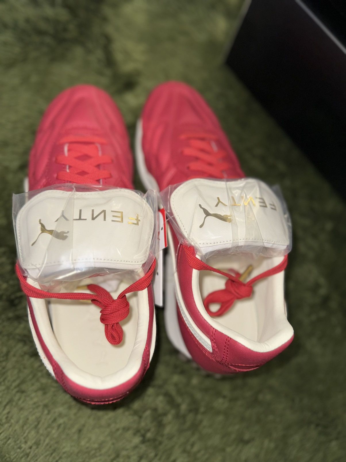 Fenty × Puma [US 9.5] Puma x FENTY Rihanna Avanti Club Red Gum Size US 9.5 / EU 42-43 - 3 Thumbnail