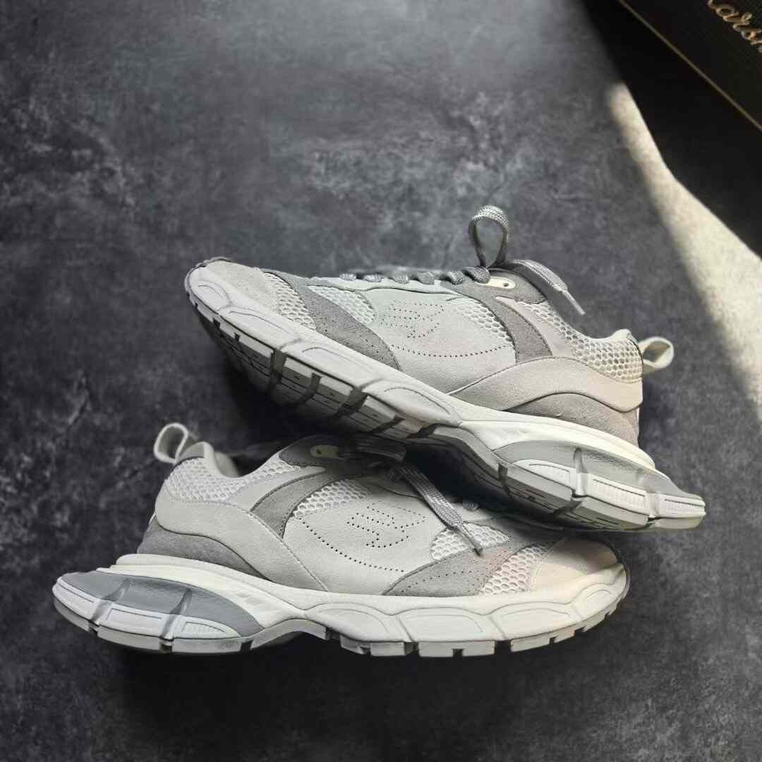 Balenciaga Balenciaga Gray Lowtop Sneakers XXXL Men Size US 10 / EU 43 - 1 Thumbnail