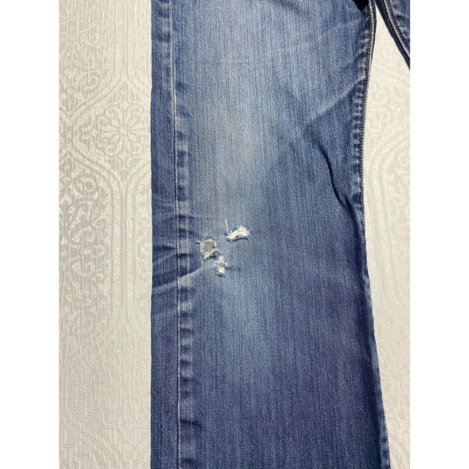 Levi's VINTAGE Levi's 501 Jeans Mens 31x30 Blue Denim Straight Leg Button Fly Distressed Worn Casual/Everyday Mens Jeans Size US 31 - 4 Thumbnail
