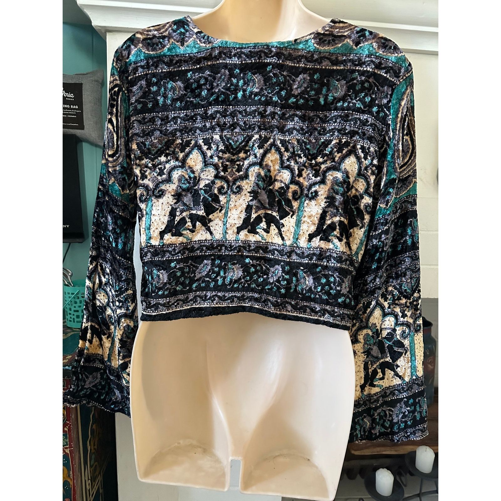 Vintage VINTAGE SHIMMERING PRINTED VELVET CROP BELLSLEEVE TOP BOHO S Size S / US 4 / IT 40 - 2 Thumbnail