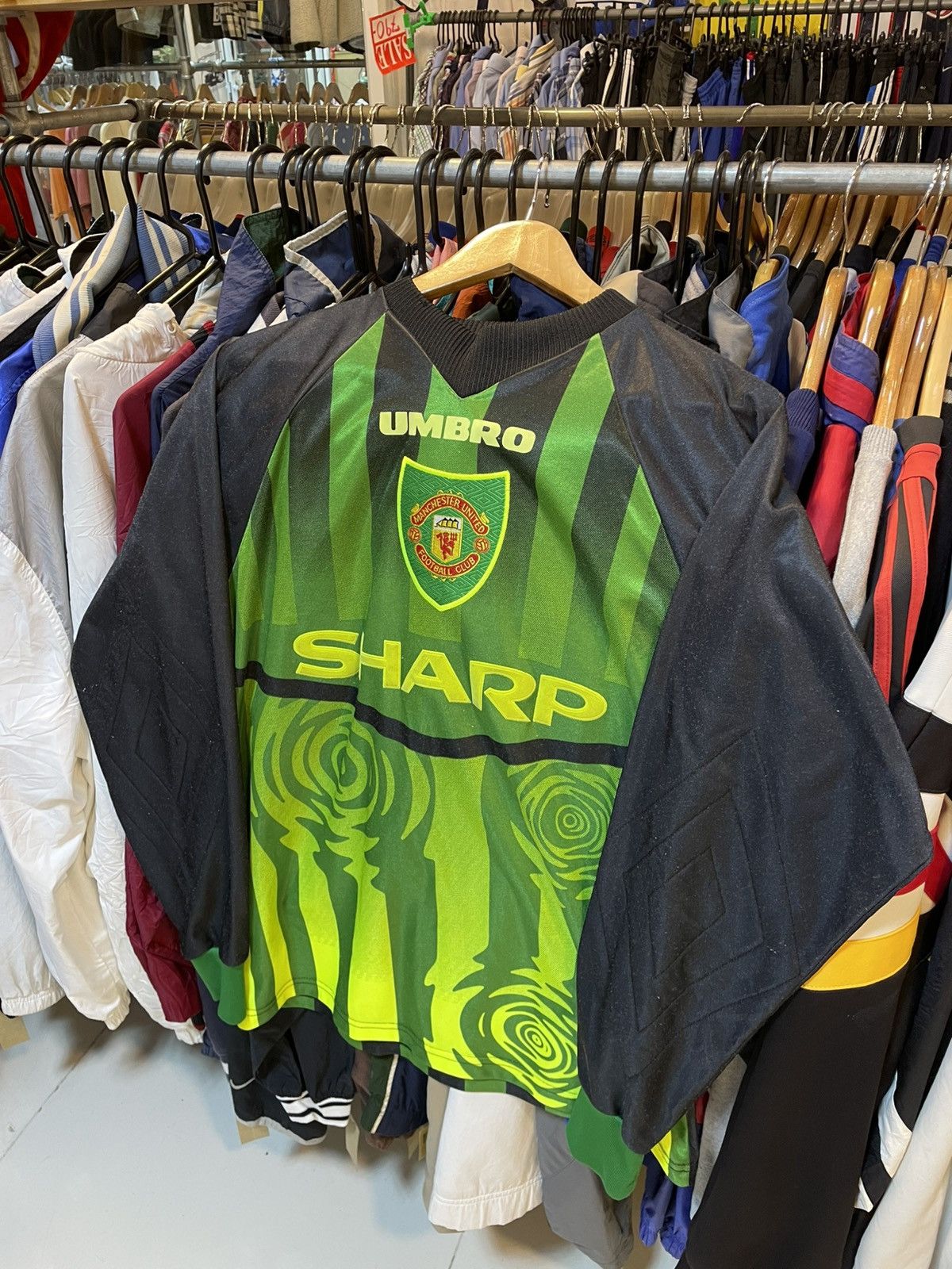 Vintage 1997-1999 Manchester United Goalkeeper Kit