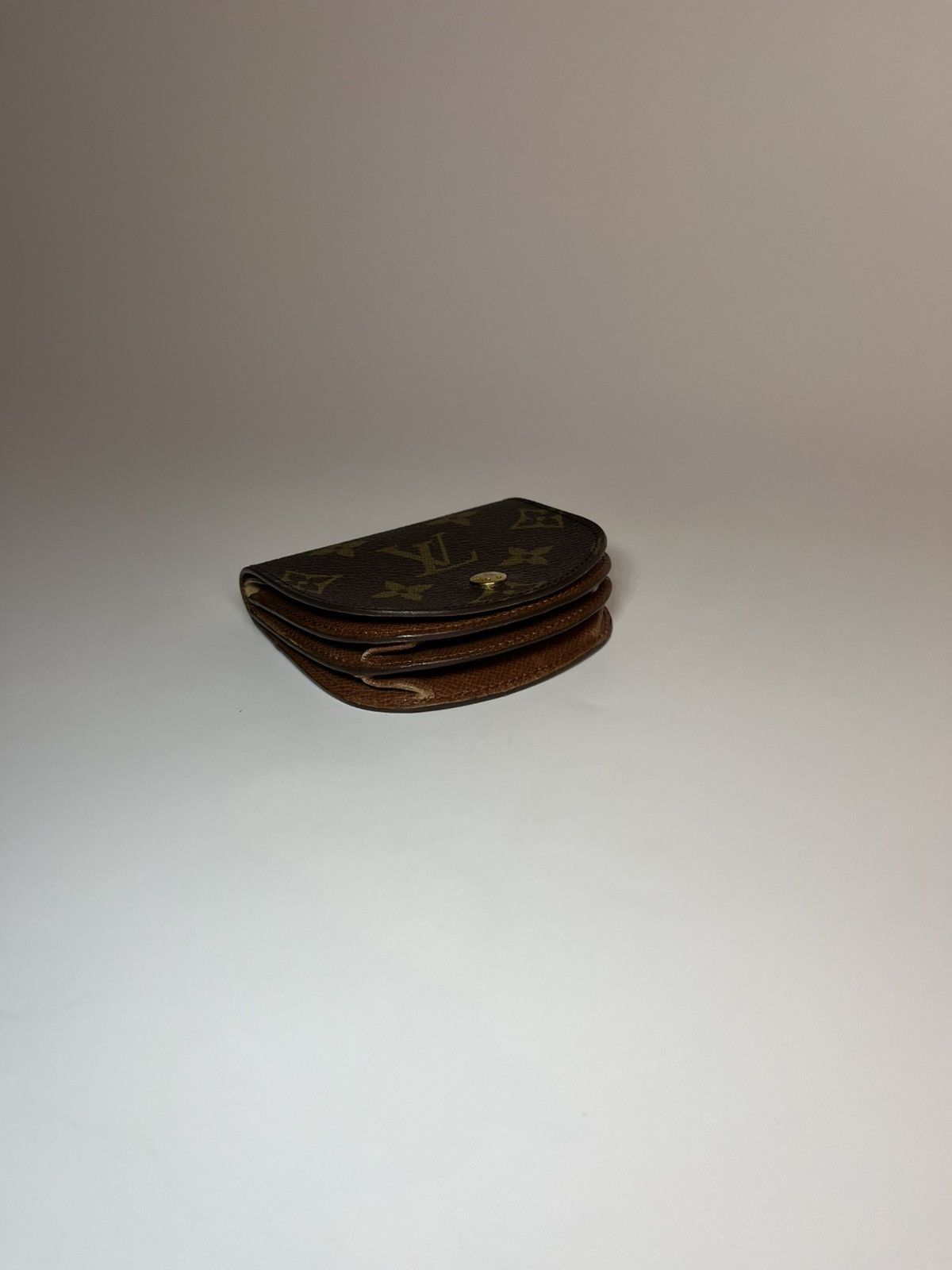 Louis Vuitton Louis Vuitton Monogram Porte Monnaie Gousset Coin Case Size ONE SIZE - 6 Thumbnail