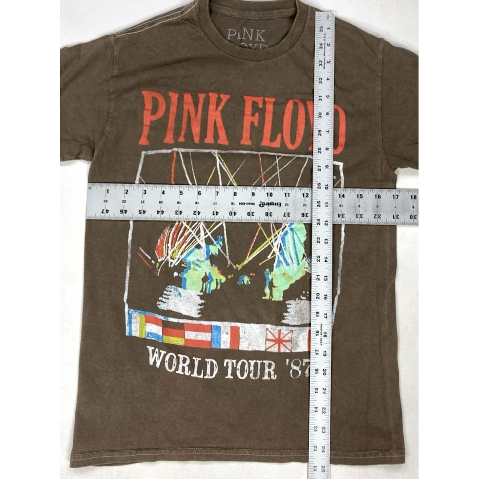 Vintage VINTAGE Pink Floyd World Tour 87 Graphic T-shirt Women Small Brown Short Sleeve Music Size S / US 4 / IT 40 - 5 Thumbnail