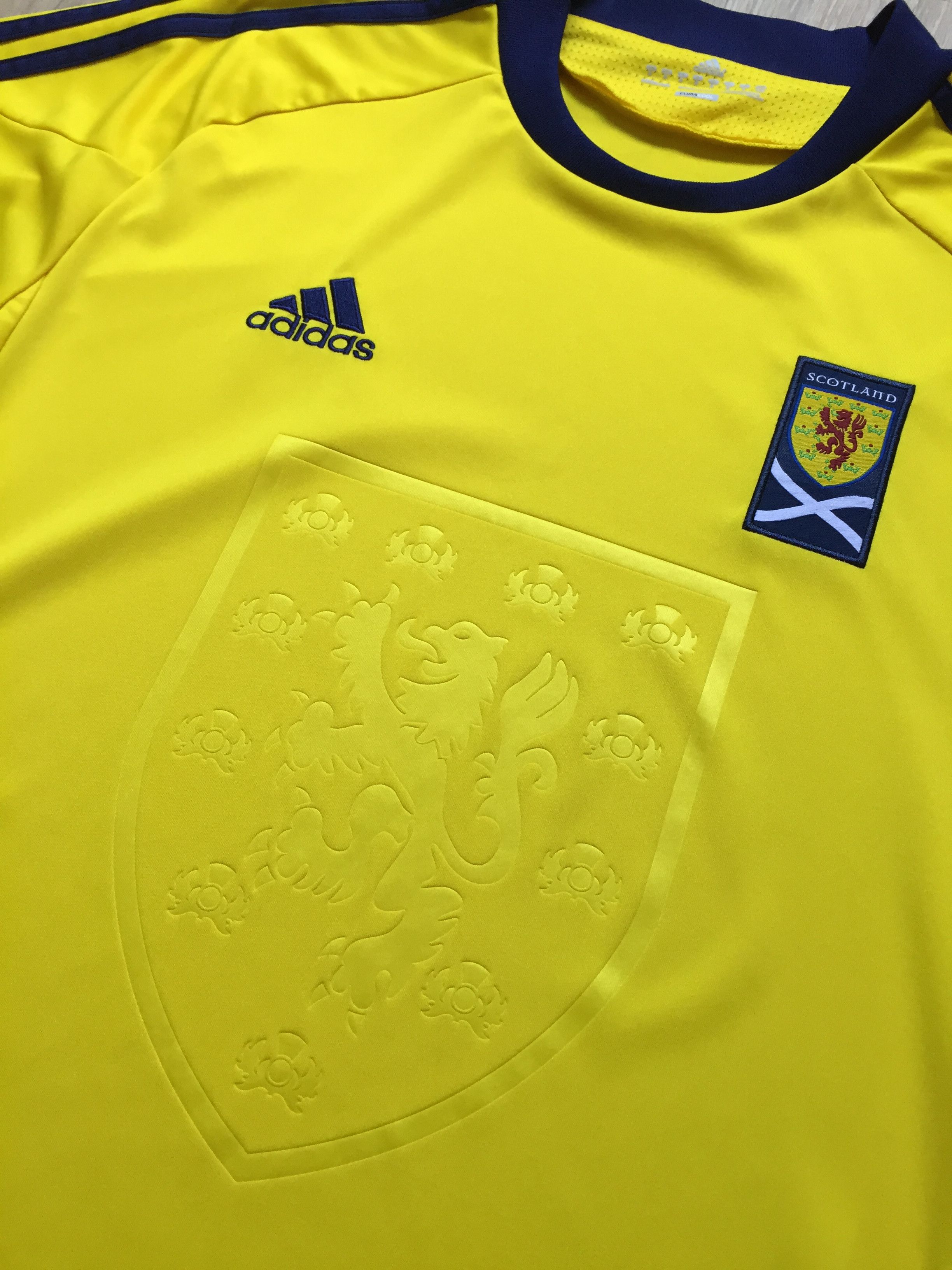 Adidas × Vintage Vintage Adidas Scotland Football Team Shirt 2011-2012 Size US M / EU 48-50 / 2 - 3 Thumbnail