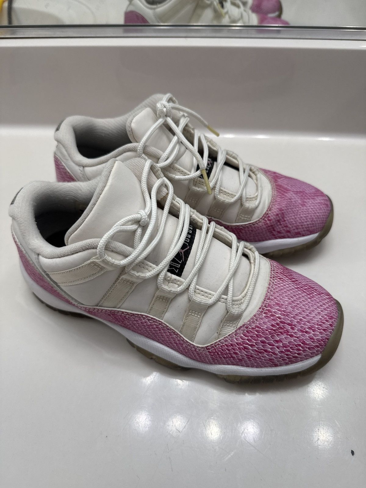 Nike Air Jordan 11s Pink Snakeskin Size US 5 / IT 35 - 4 Thumbnail