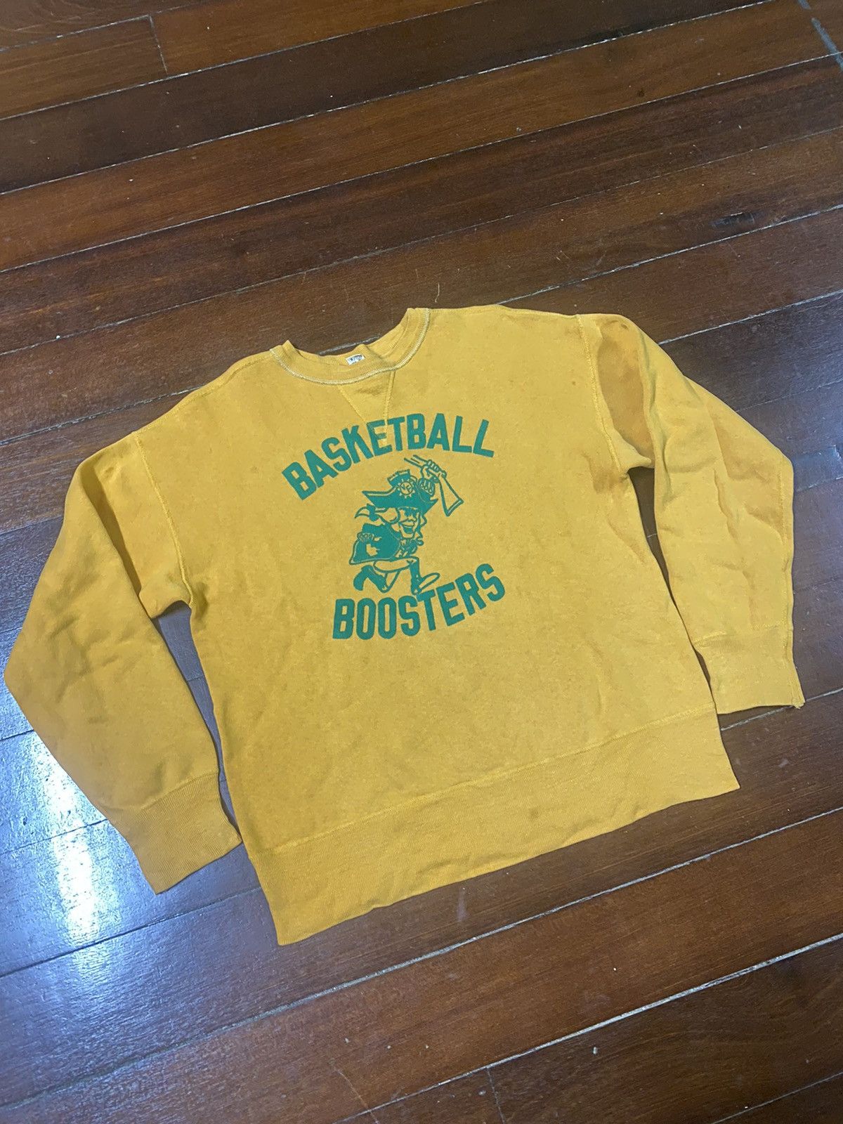 Warehouse × Warehouse & Co. Rare Warehouse & Co basketball boosters Loopwheel Size US L / EU 52-54 / 3 - 2 Thumbnail