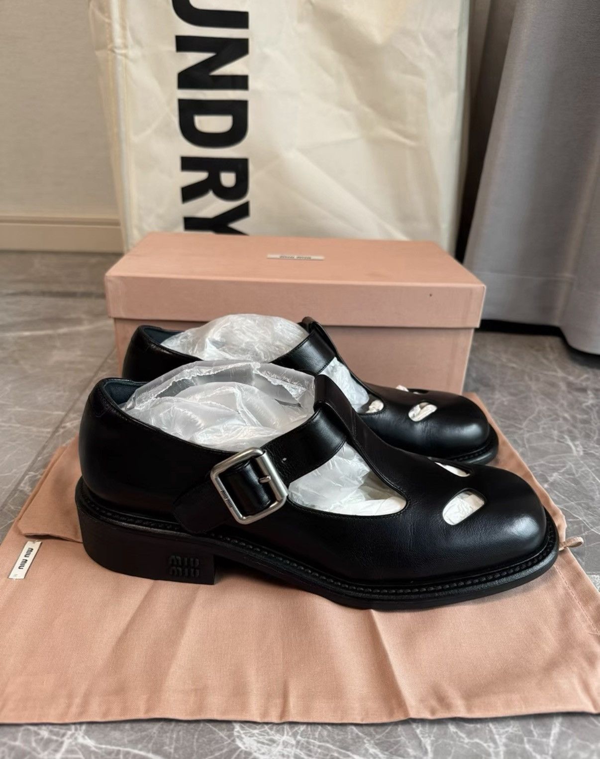 Miu Miu MiuMiu Runway T-strap Mary Jane Shoes K6 Size US 8.5 / IT 38.5 - 3 Thumbnail