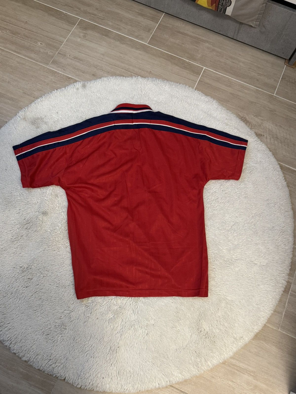 Umbro Vintage 2002 England football jersey umbro Size US M / EU 48-50 / 2 - 5 Thumbnail