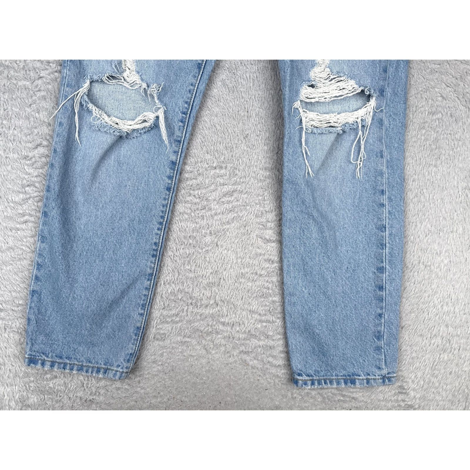 Levi's Levi's 501 Jeans Women 26x28 Light Wash Distressed Crop Embroidered Mario Boo Star 90s Retro USA-Style Denim Straight Pocket Jeans Distressed Buttons Size 26" / US 2 / IT 38 - 2 Thumbnail