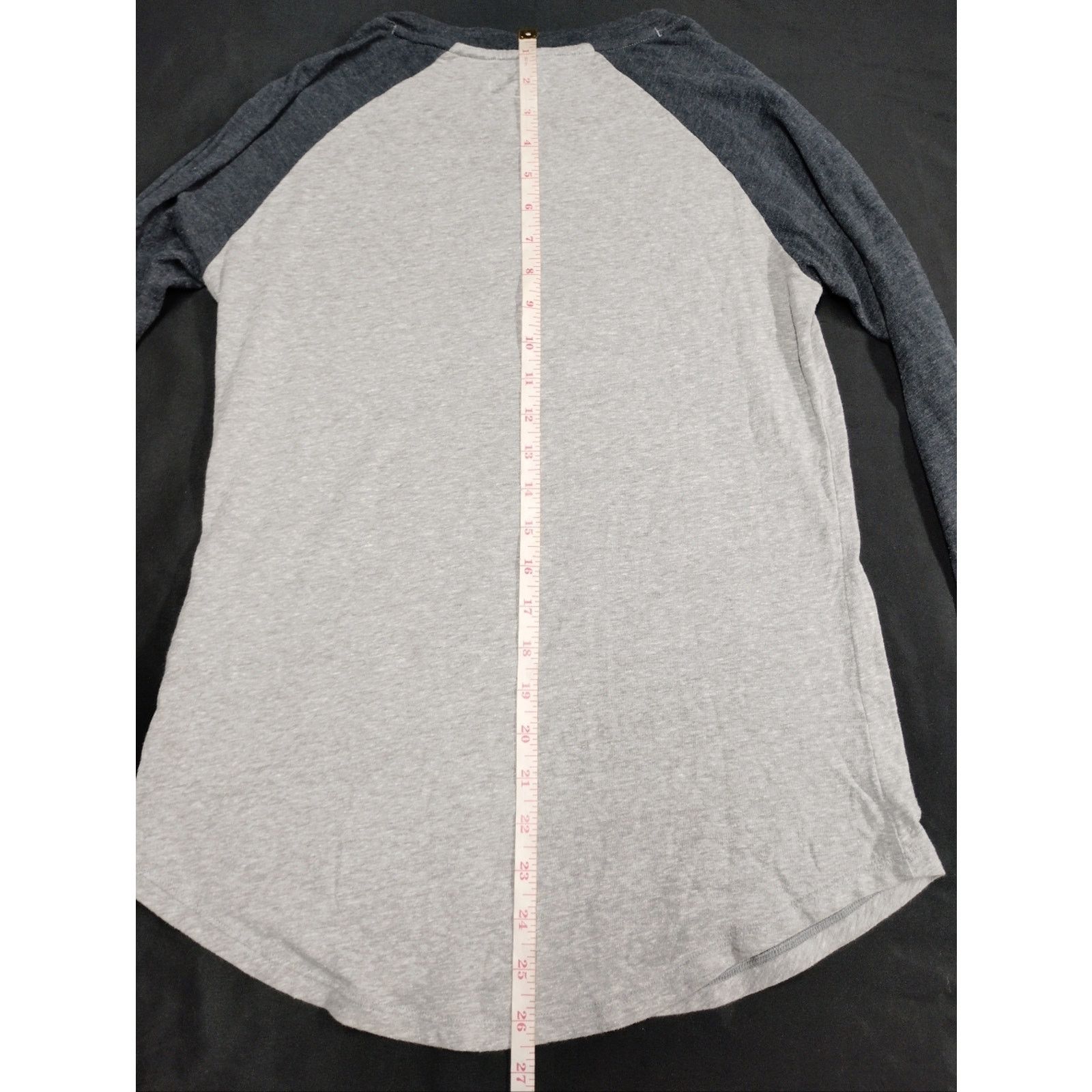 Under Armour Under Armour Light Gray w Navy Raglan Sleeves Long-Sleeve Size M / US 6-8 / IT 42-44 - 6 Thumbnail