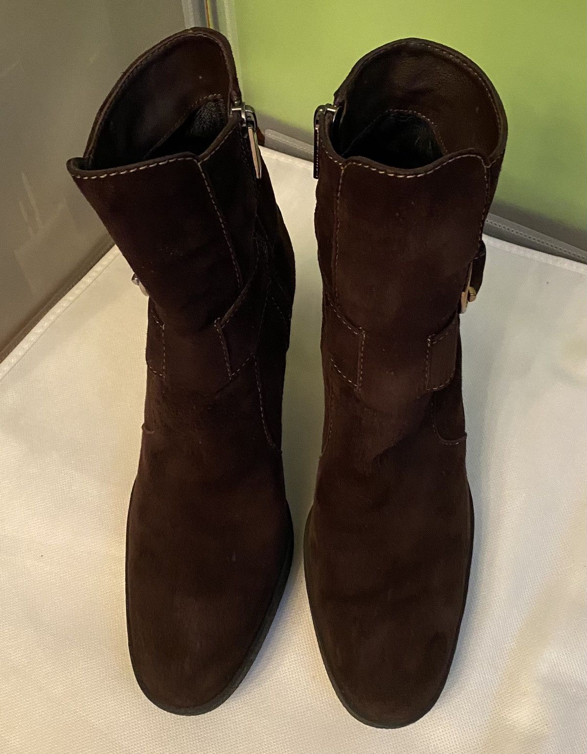 Tod's Tod’s 🇮🇹 brown suede medallion buckled ankle boots 6 UK VGC Size US 8.5 / IT 38.5 - 13 Thumbnail