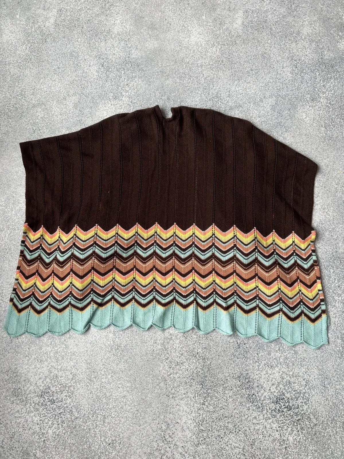 Designer × Missoni × Vintage Vintage women’s zig zag fringed Missoni poncho Size M / US 6-8 / IT 42-44 - 10 Thumbnail
