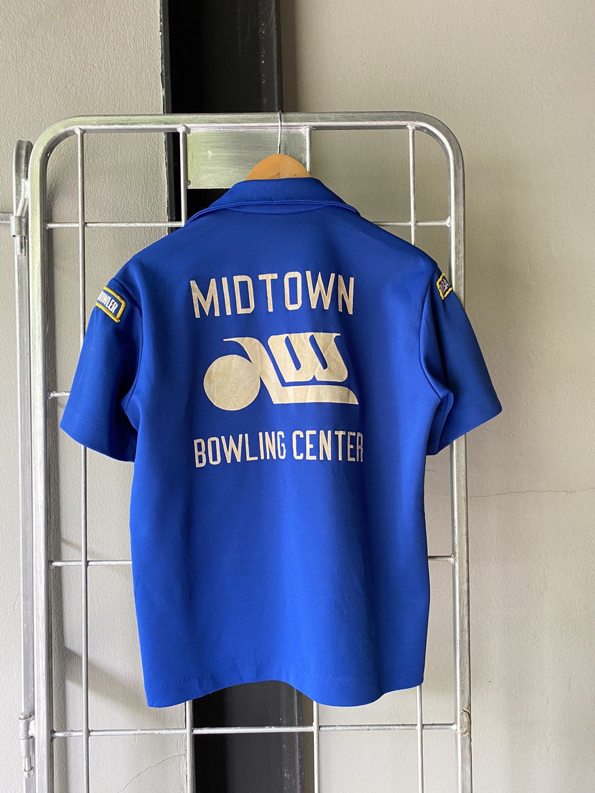 Designer × Vintage Mr. More Blue Short-Sleeve Shirt with Embroidered Patch Size US S / EU 44-46 / 1 - 2 Thumbnail