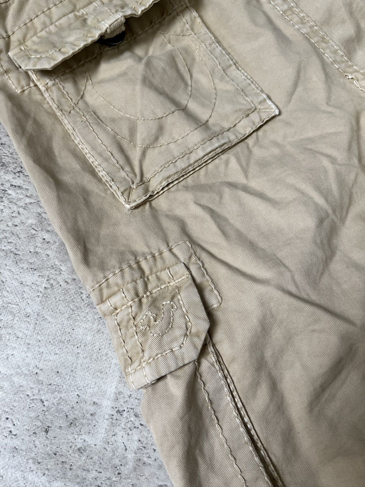 True Religion True religion long rap cargo shorts y2k stylle Size US 30 / EU 46 - 12 Thumbnail