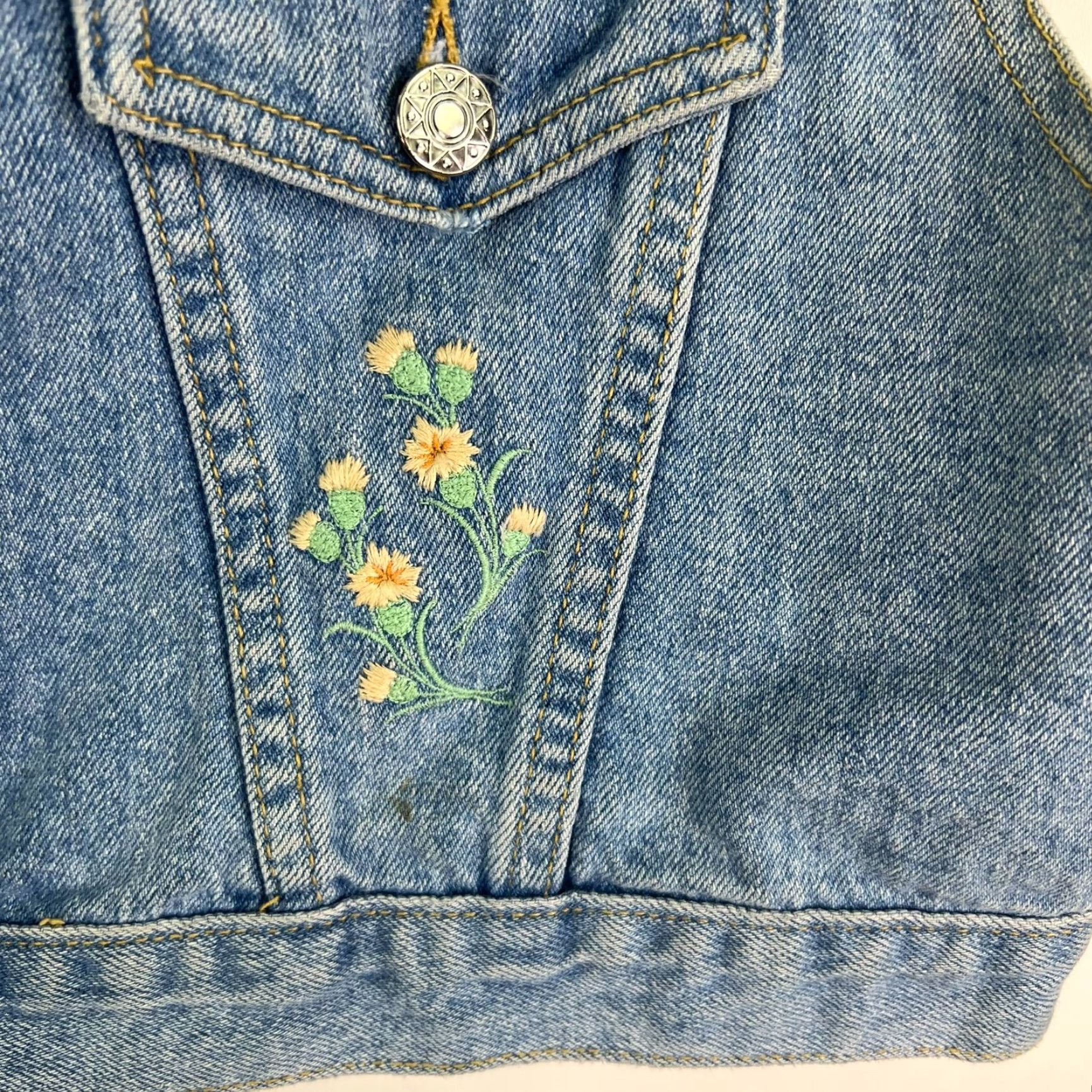 Vintage KENJI Floral Embroidered Denim Short Vest Womens L Blue Size 36" / US 14 / IT 50 - 2 Thumbnail