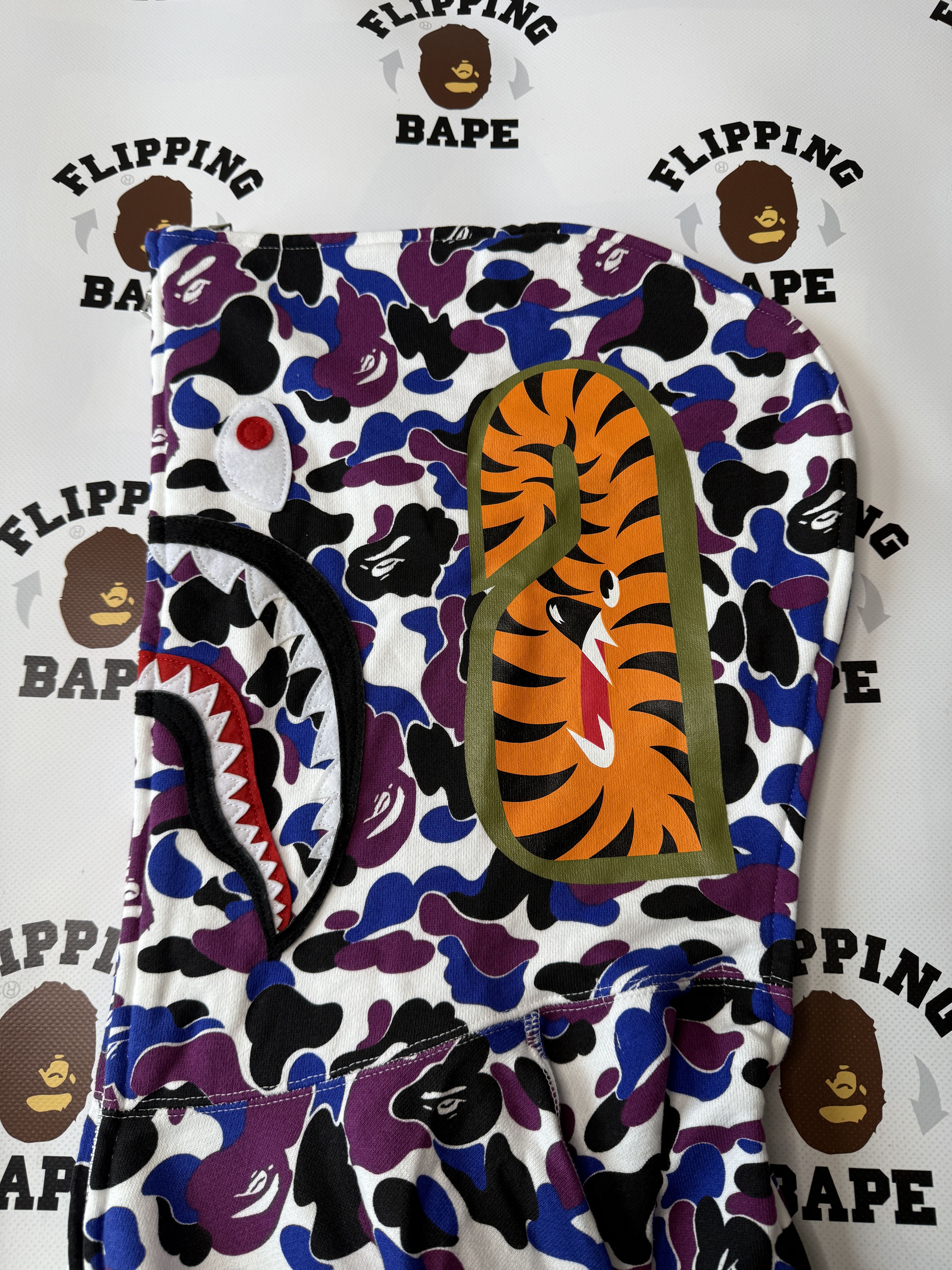 Bape BAPE STORE HONG KONG SEPARATE SHARK FULL ZIP HOODIE Size US L / EU 52-54 / 3 - 6 Thumbnail