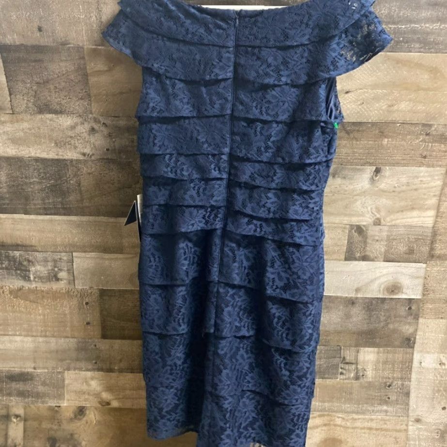Adrianna Papell VINTAGE Adrianna Papell Shutter Tuck Lace Sheath Dress Navy 8 Cap Sleeve V-Neck Zip Women’s Size M / US 6-8 / IT 42-44 - 3 Thumbnail