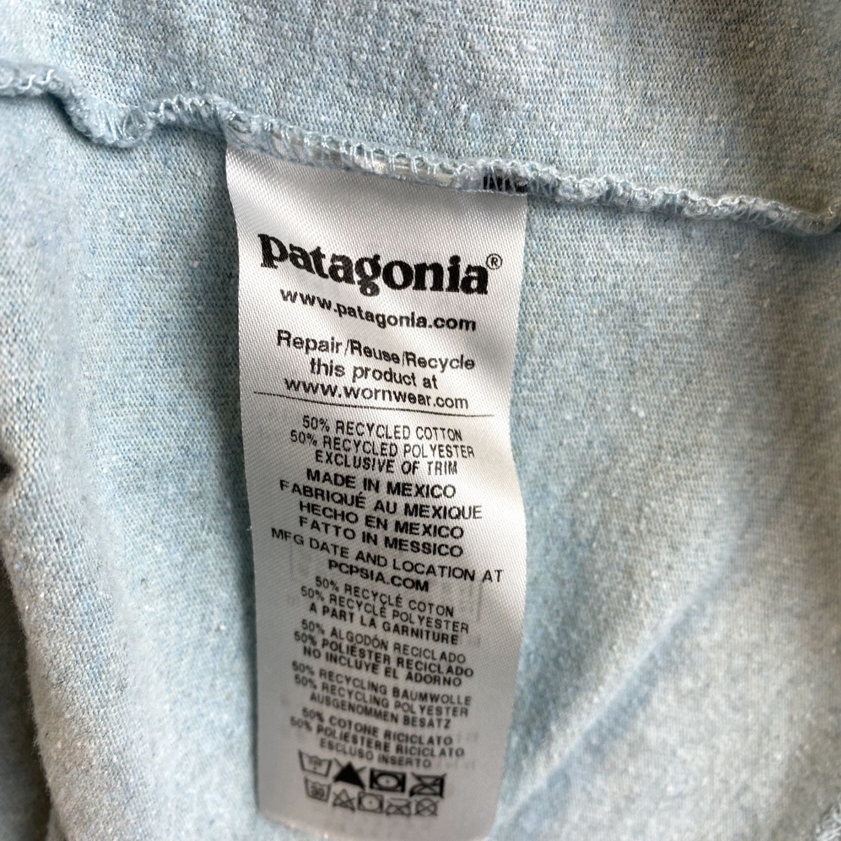 Patagonia Patagonia Shirt Men’s Size S Light Blue Short Sleeve Logo /87-17 Size US S / EU 44-46 / 1 - 6 Thumbnail