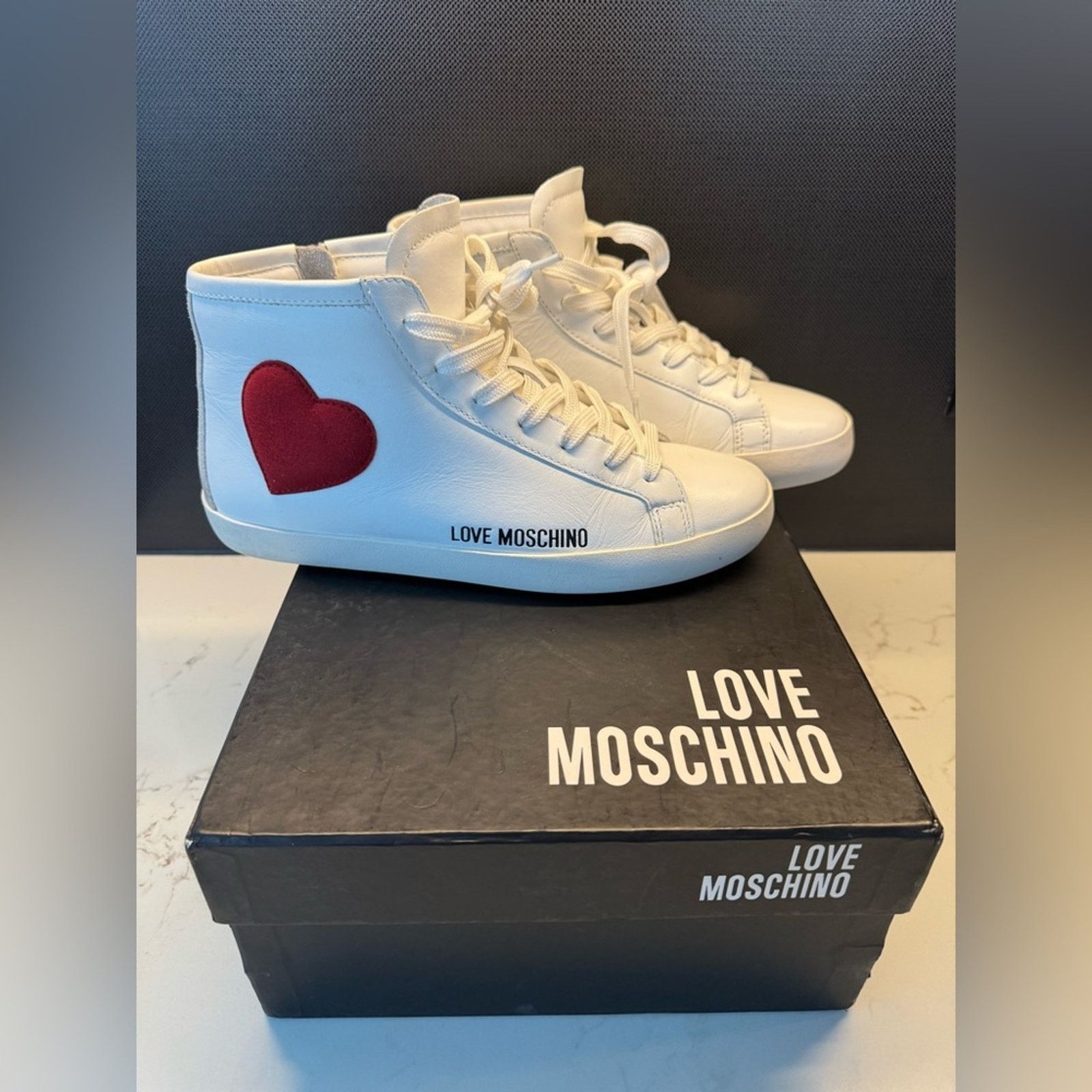 Love Moschino Love moschino high top sneakers white heart zip leather 39 Size US 9 / IT 39 - 1 Thumbnail