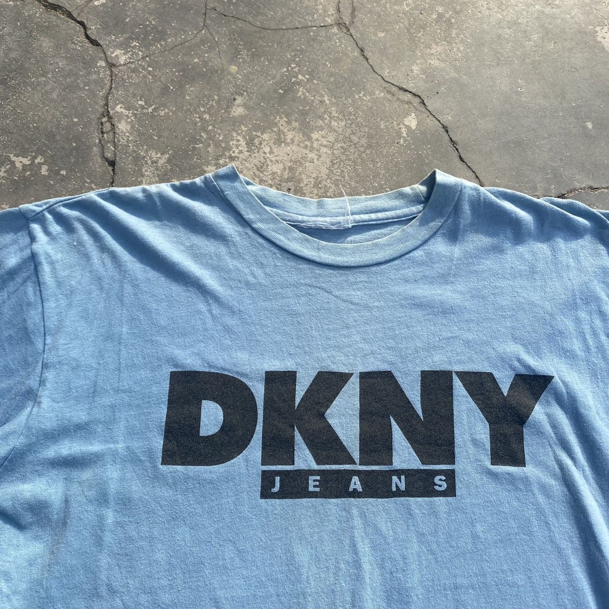 DKNY × Vintage 90s Boxy Spell Out tee C024 Size US L / EU 52-54 / 3 - 2 Thumbnail