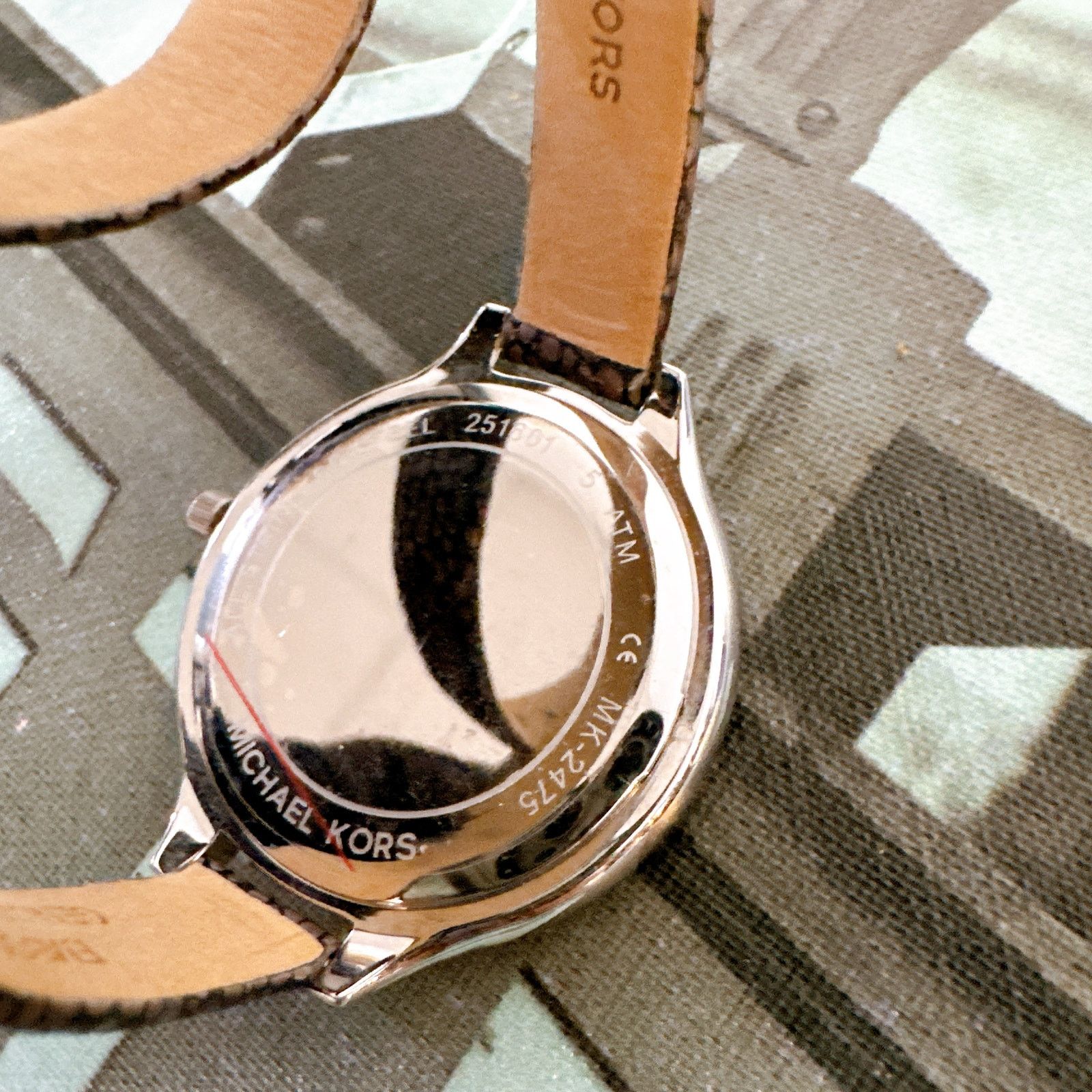 Michael Kors Michael Kors MK2475 Slim Runway Silver-Tone and Leather Wrap Size ONE SIZE - 5 Thumbnail