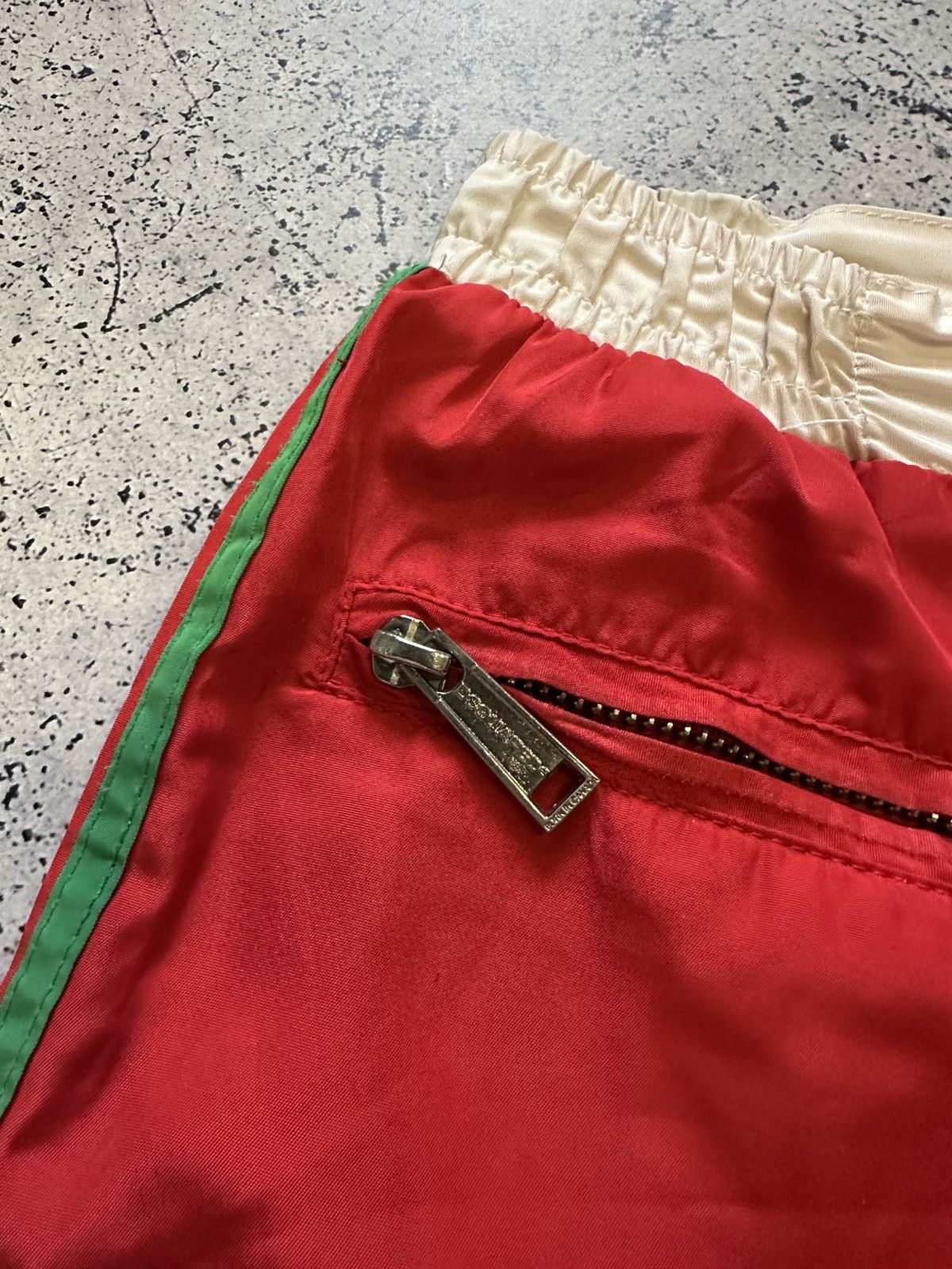 Dsquared2 × Vintage Vintage Dsquared2 Nylon Shorts Embroidered Logo Swimwear Y2K Size US 38 / EU 54 - 4 Thumbnail