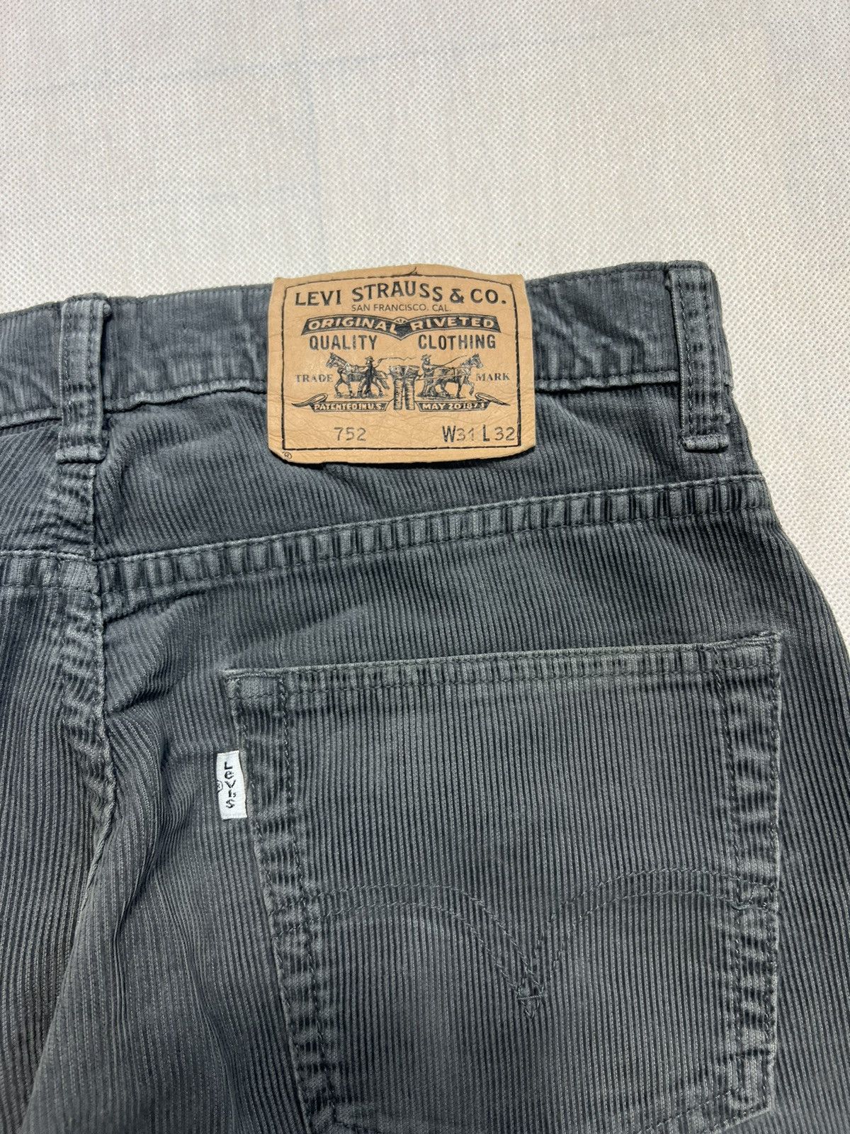 Levi's × Vintage Corduroy Trousers Levi’s 752 White Tab Vintage Size US M / EU 48-50 / 2 - 3 Thumbnail