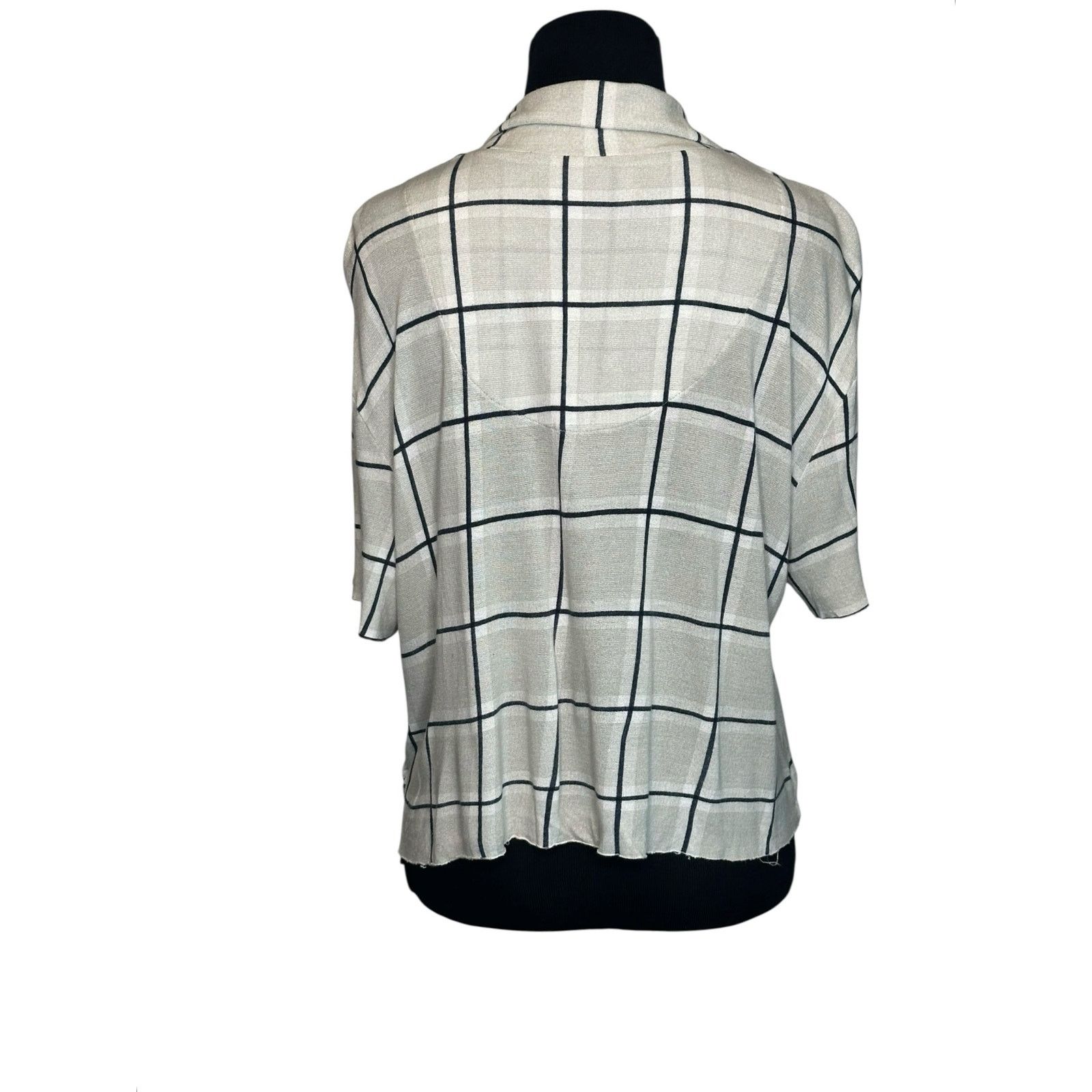 Urban Outfitters Urban Outfitters plaid button short sleeves shirt size Large Size L / US 10 / IT 46 - 13 Thumbnail