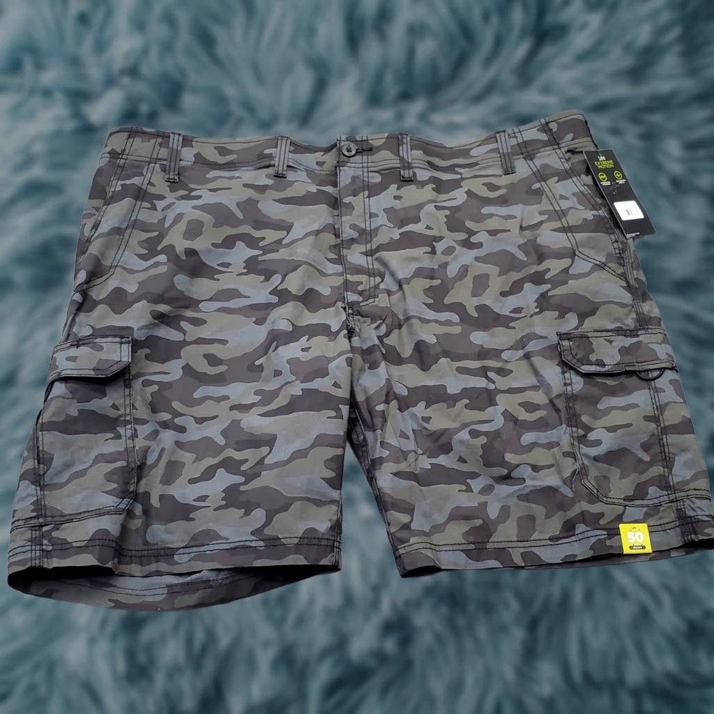 Lee Lee Women's 50 Multicam Camo Extreme Motion Crossroad Cargo Shorts Cargo Pocket Stretch Size 36" / US 14 / IT 50 - 1 Thumbnail