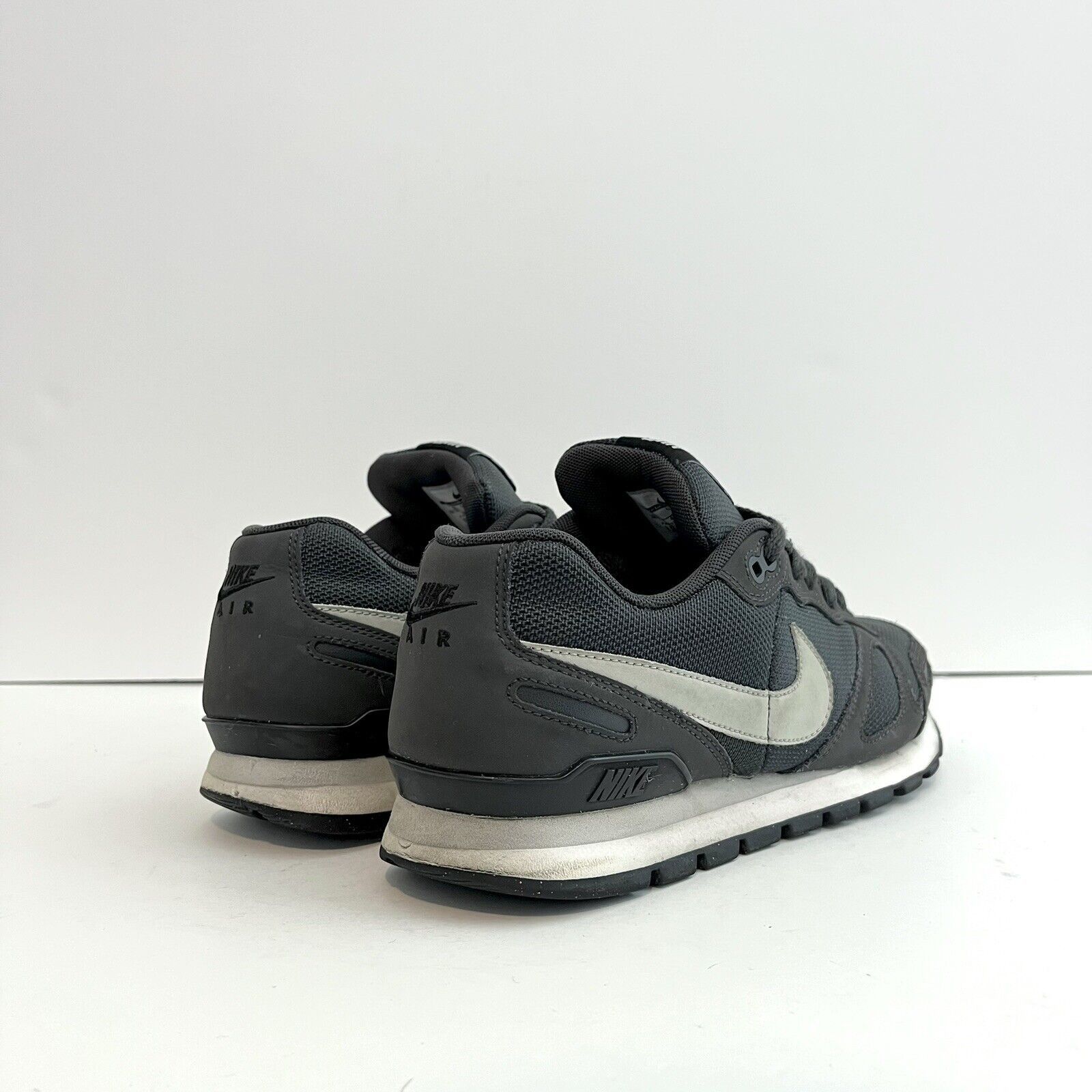 Nike 2011 Nike Air Waffle Trainer Anthracite 429628 010 Rare Sz 8 Size US 8 / EU 41 - 4 Thumbnail