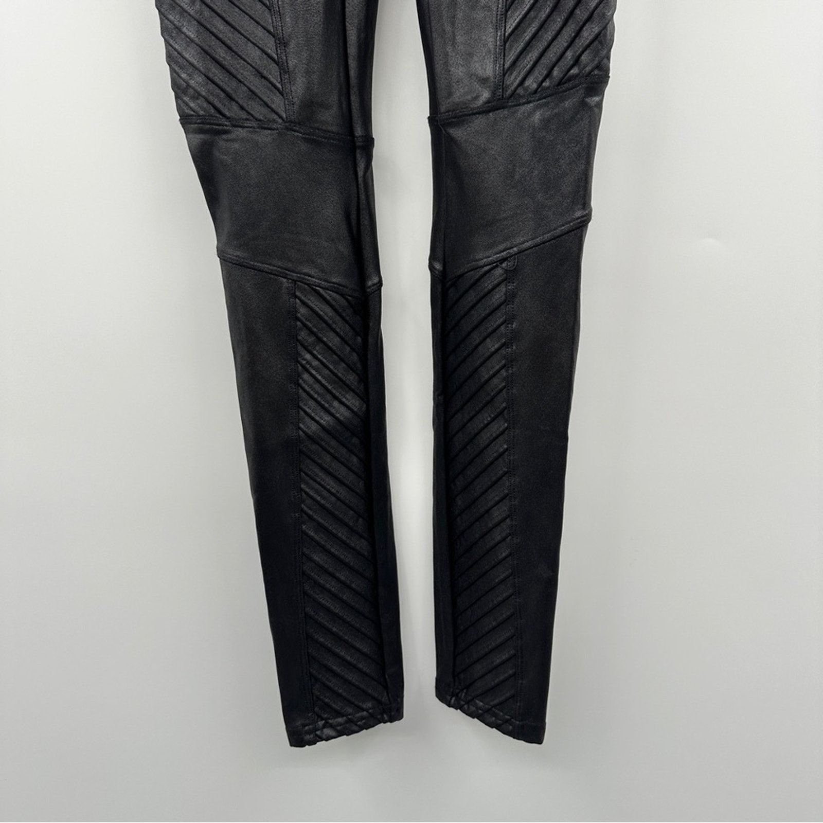 Spanx Spanx Black Faux Leather Moto Mid Rise Shaping Leggings Sz S Size 22" - 4 Thumbnail