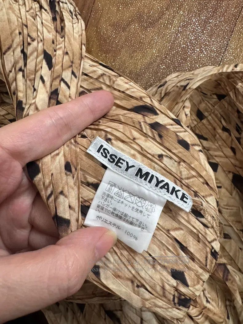 Issey Miyake Issey Miyake Wood Grain Step Irregular Pleated Dress Size M / US 6-8 / IT 42-44 - 4 Thumbnail
