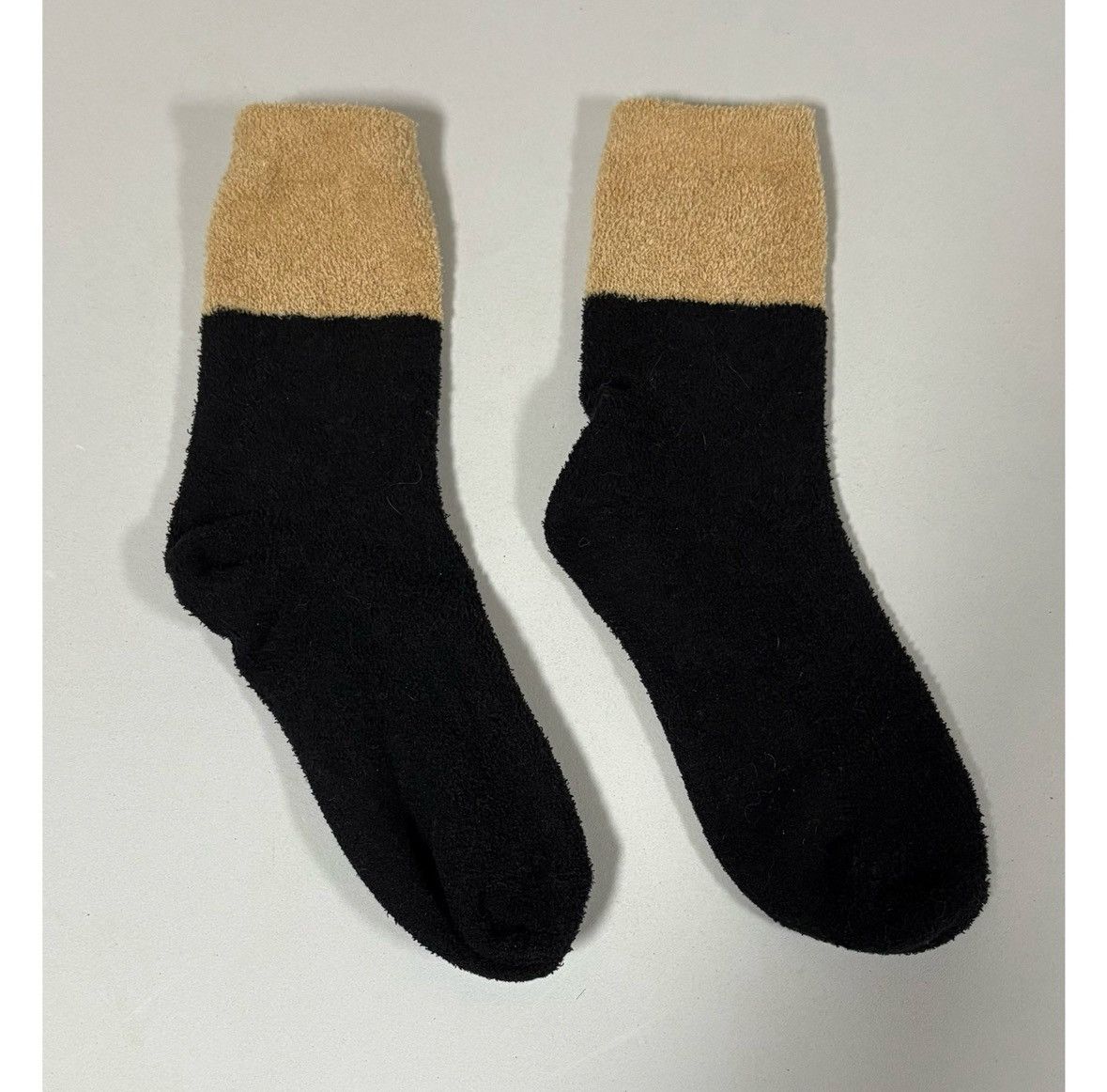 Vintage Black Tan Solid Plush Fuzzy Winter Socks O/S NWOT 🪾 #winter Size ONE SIZE - 1 Thumbnail