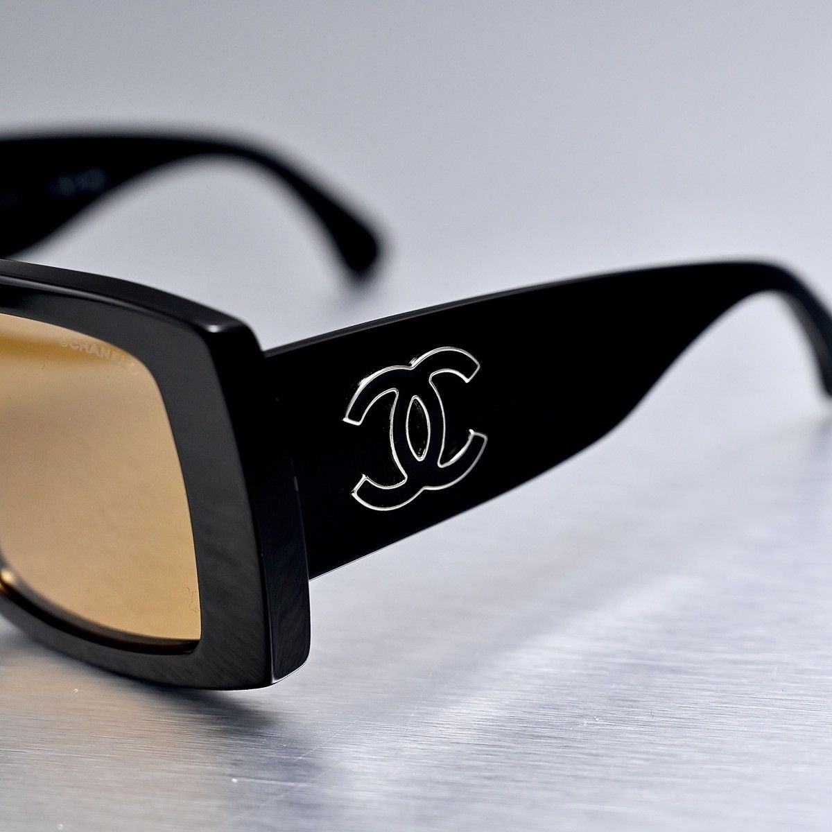 Chanel CHANEL 0CH5539 1799/7 SUNGLASSES Size ONE SIZE - 3 Thumbnail