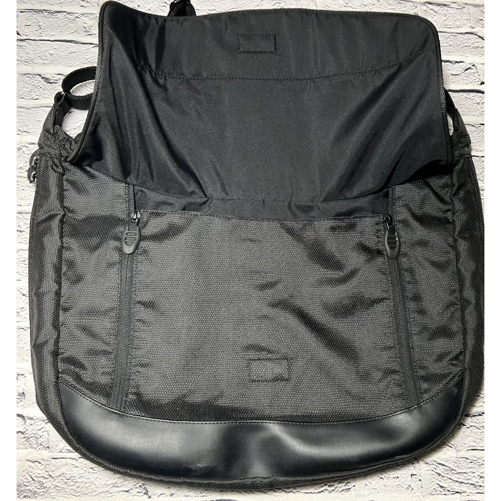 Tumi Tumi Messenger Bag Shoulder 500C Black Unisex Adults Medium CrossBody Size ONE SIZE - 3 Thumbnail